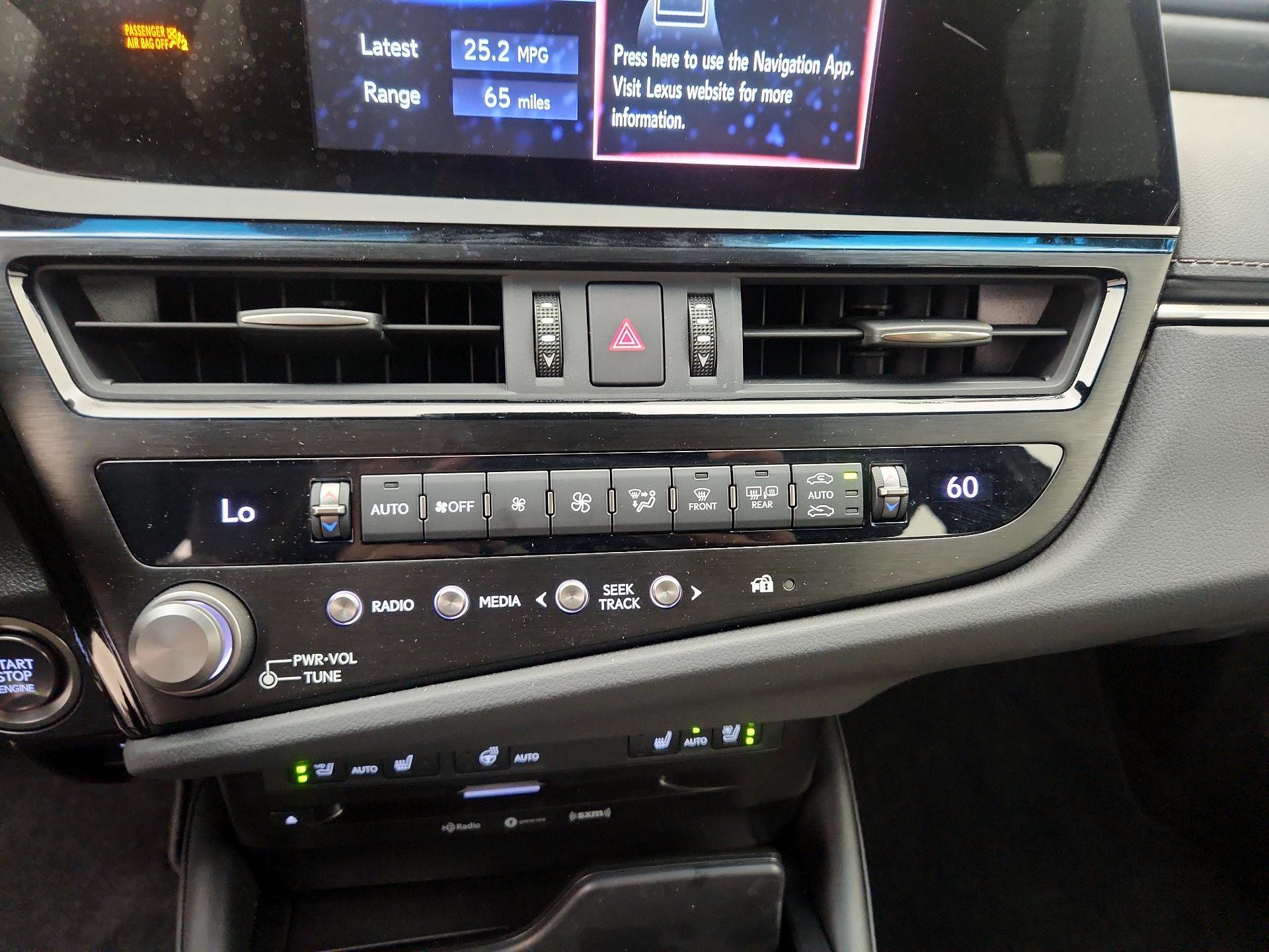 Thumbnail: 2022 Lexus ES - 16