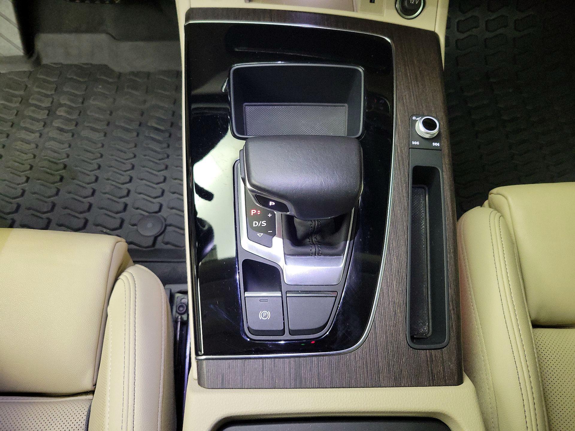 Thumbnail: 2022 Audi Q5 - 18