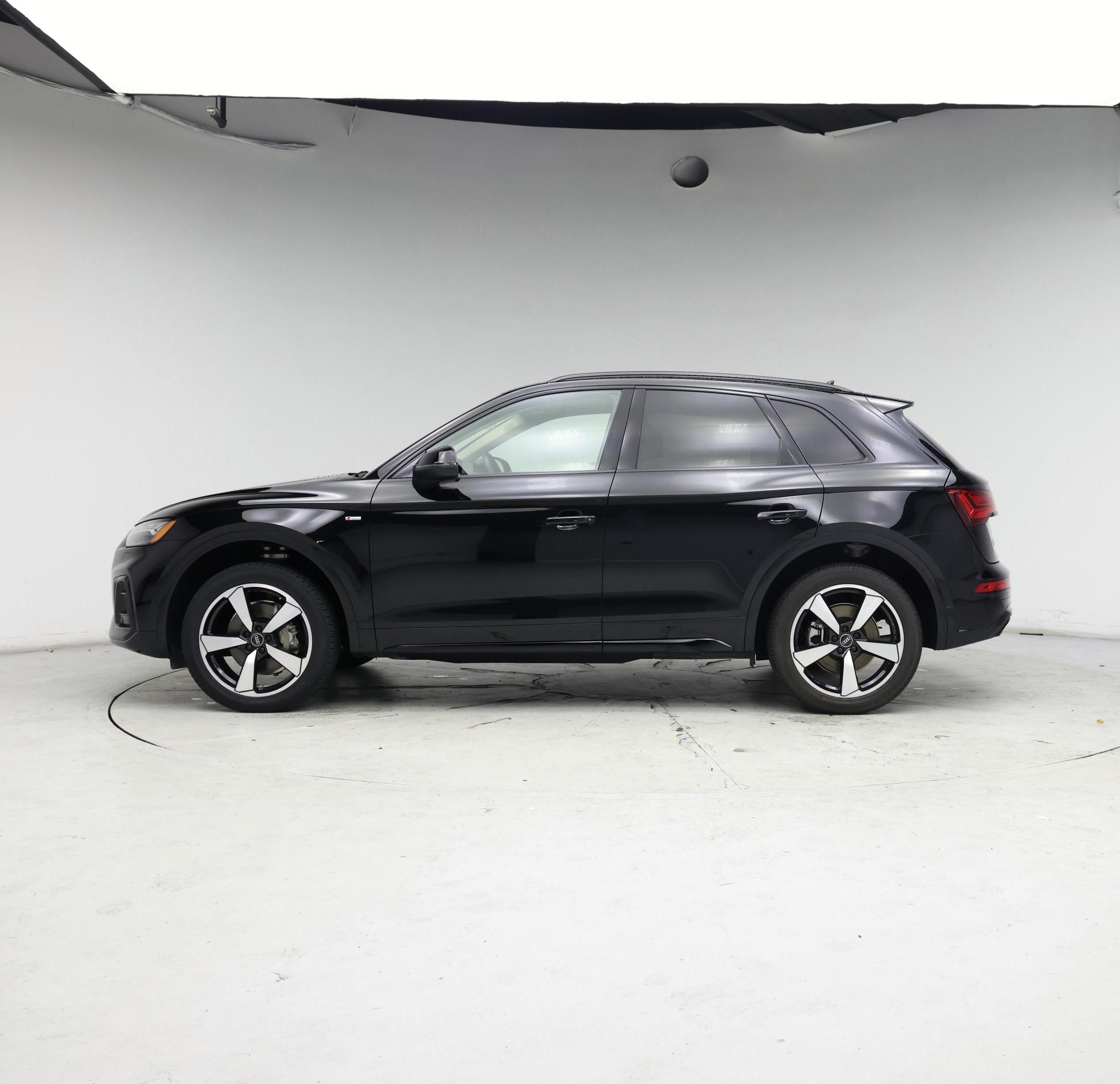 Thumbnail: 2022 Audi Q5 - 3