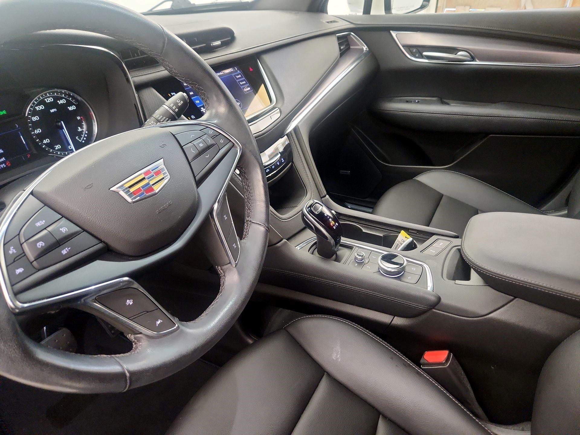 Thumbnail: 2022 Cadillac XT5 - 11