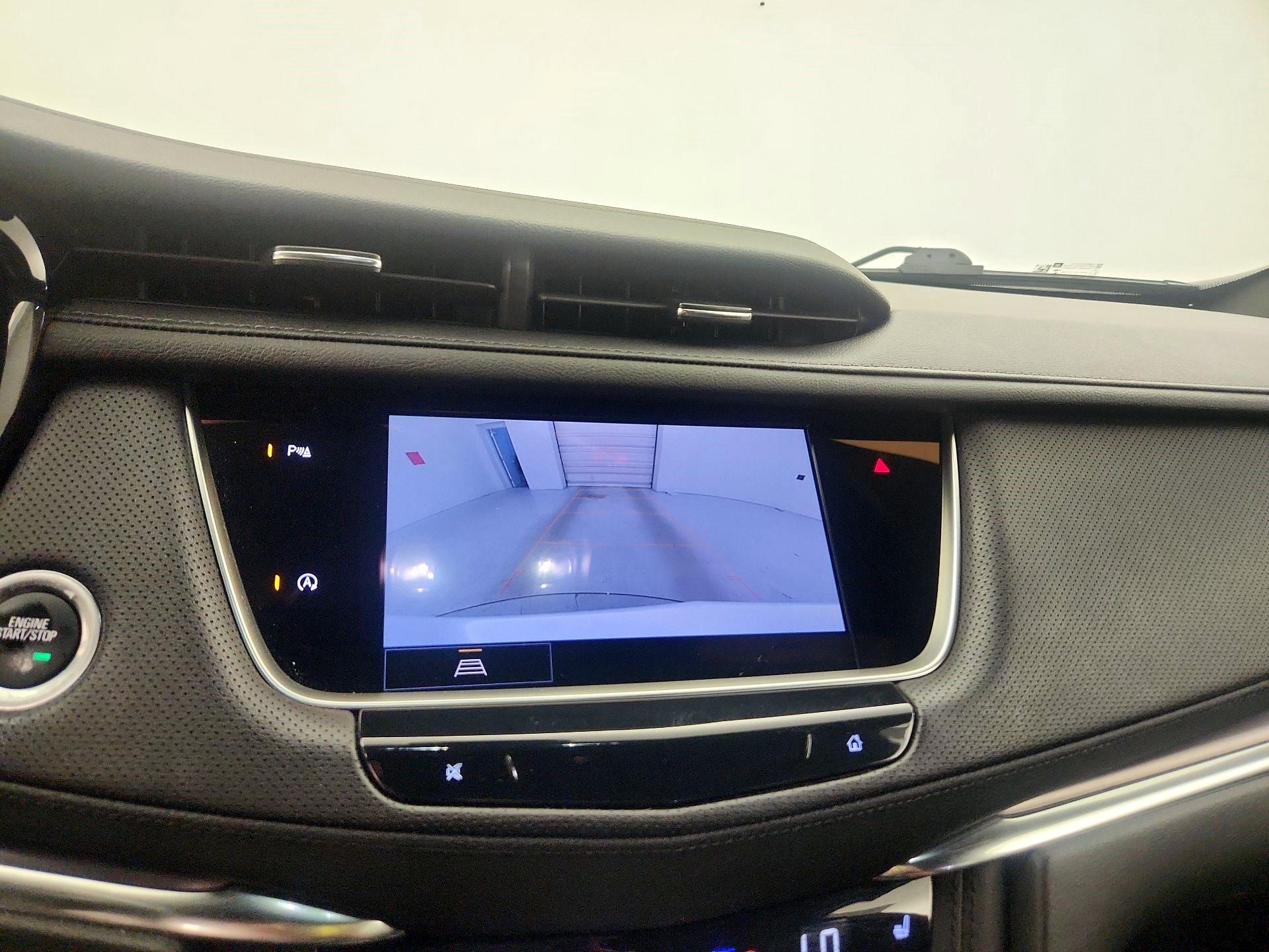 Thumbnail: 2022 Cadillac XT5 - 14