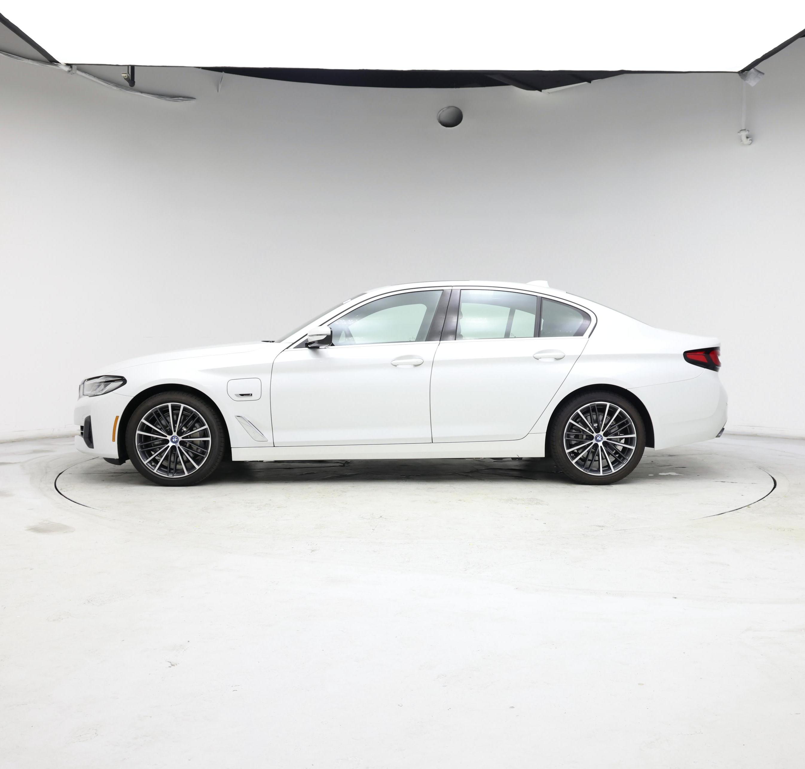 Thumbnail: 2022 BMW 5 Series - 3