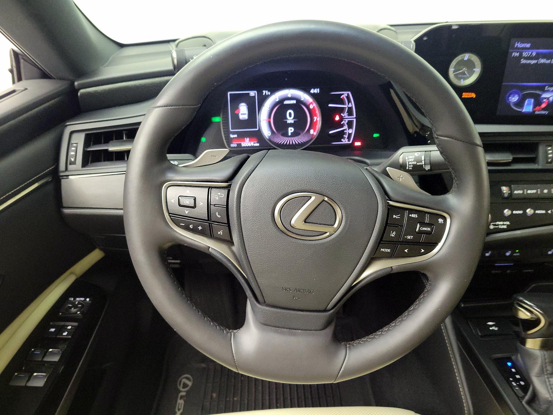 Thumbnail: 2022 Lexus ES - 10
