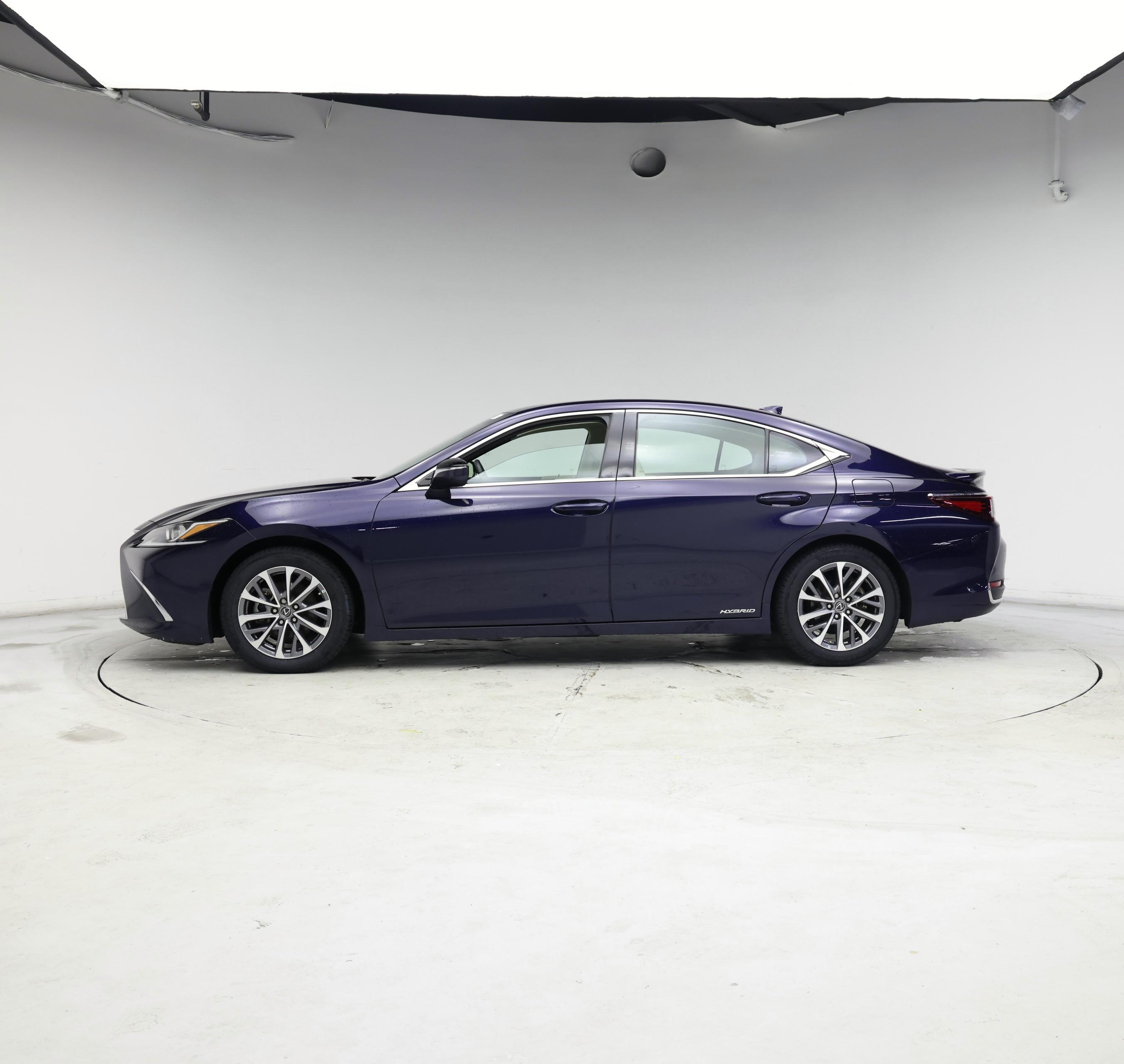 Thumbnail: 2022 Lexus ES - 3