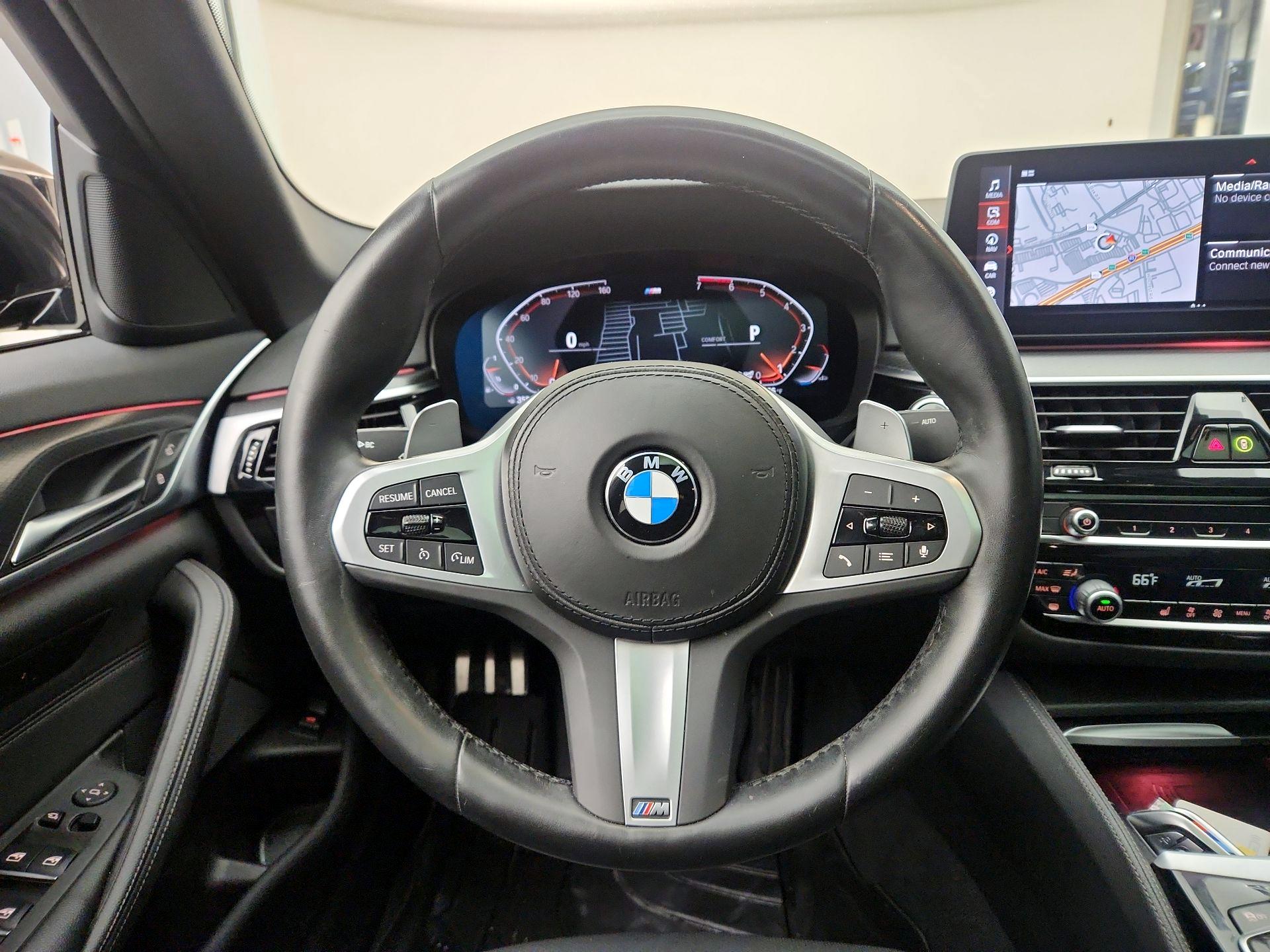 Thumbnail: 2023 BMW 5 Series - 10