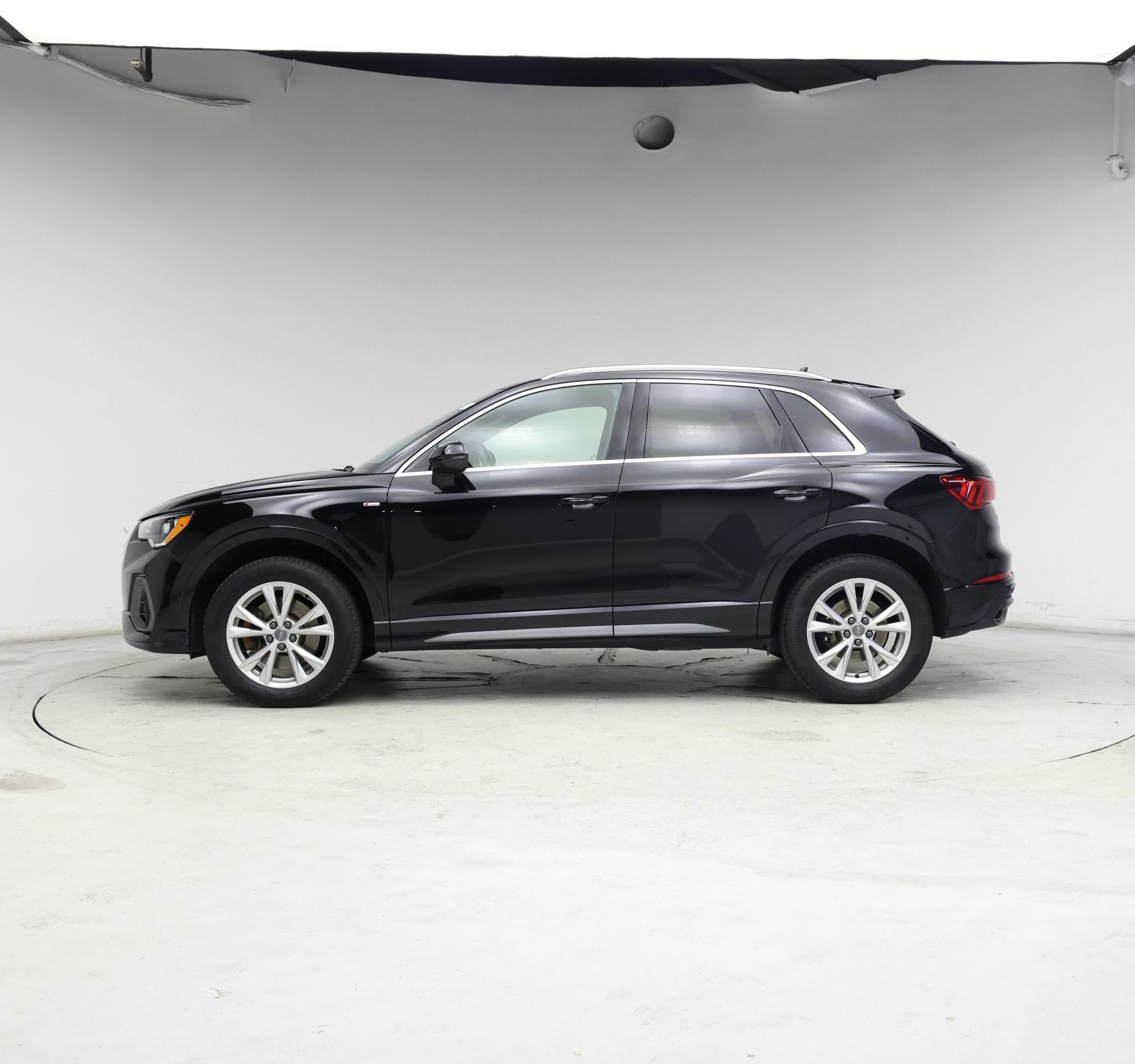 Thumbnail: 2021 Audi Q3 - 3