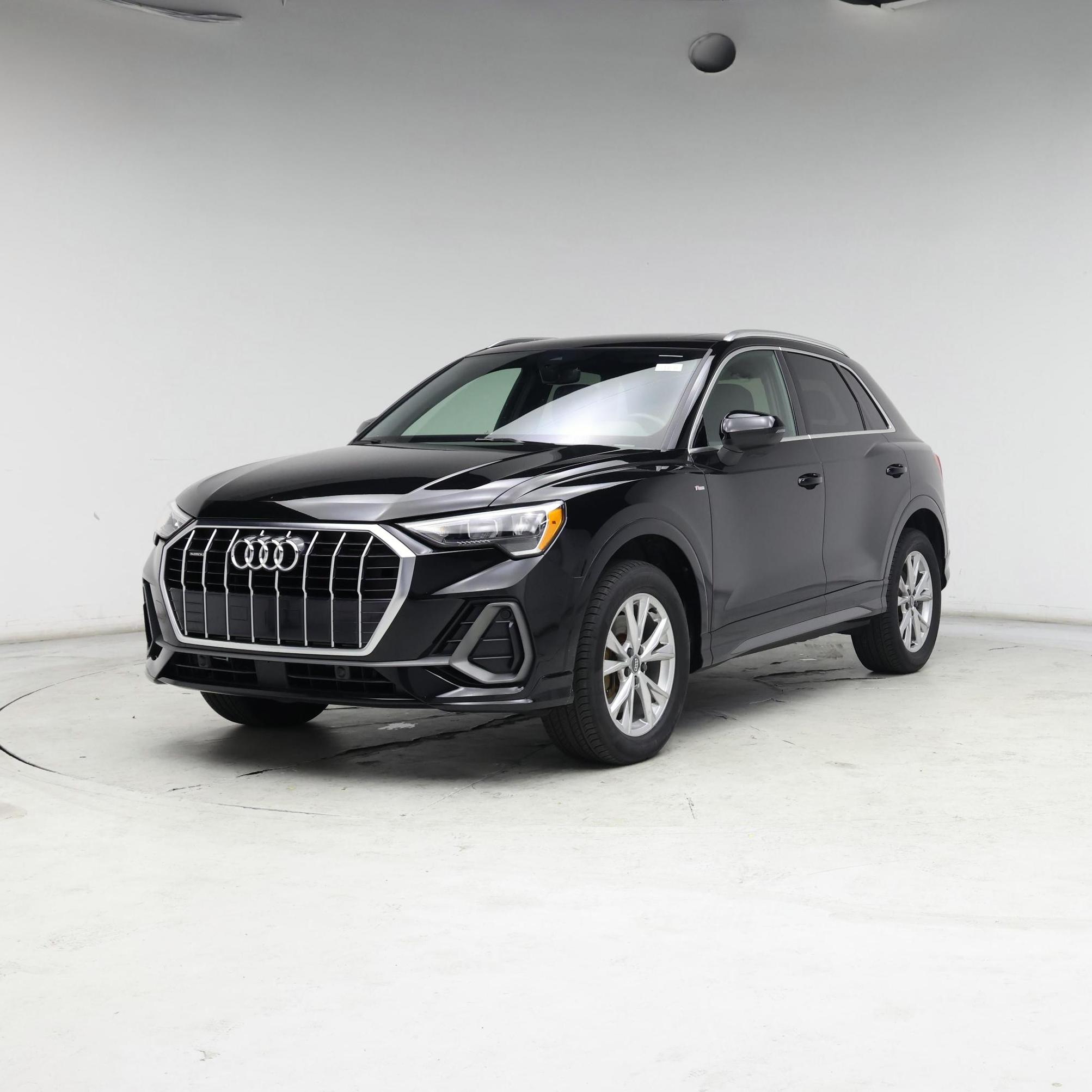 Thumbnail: 2021 Audi Q3 - 4