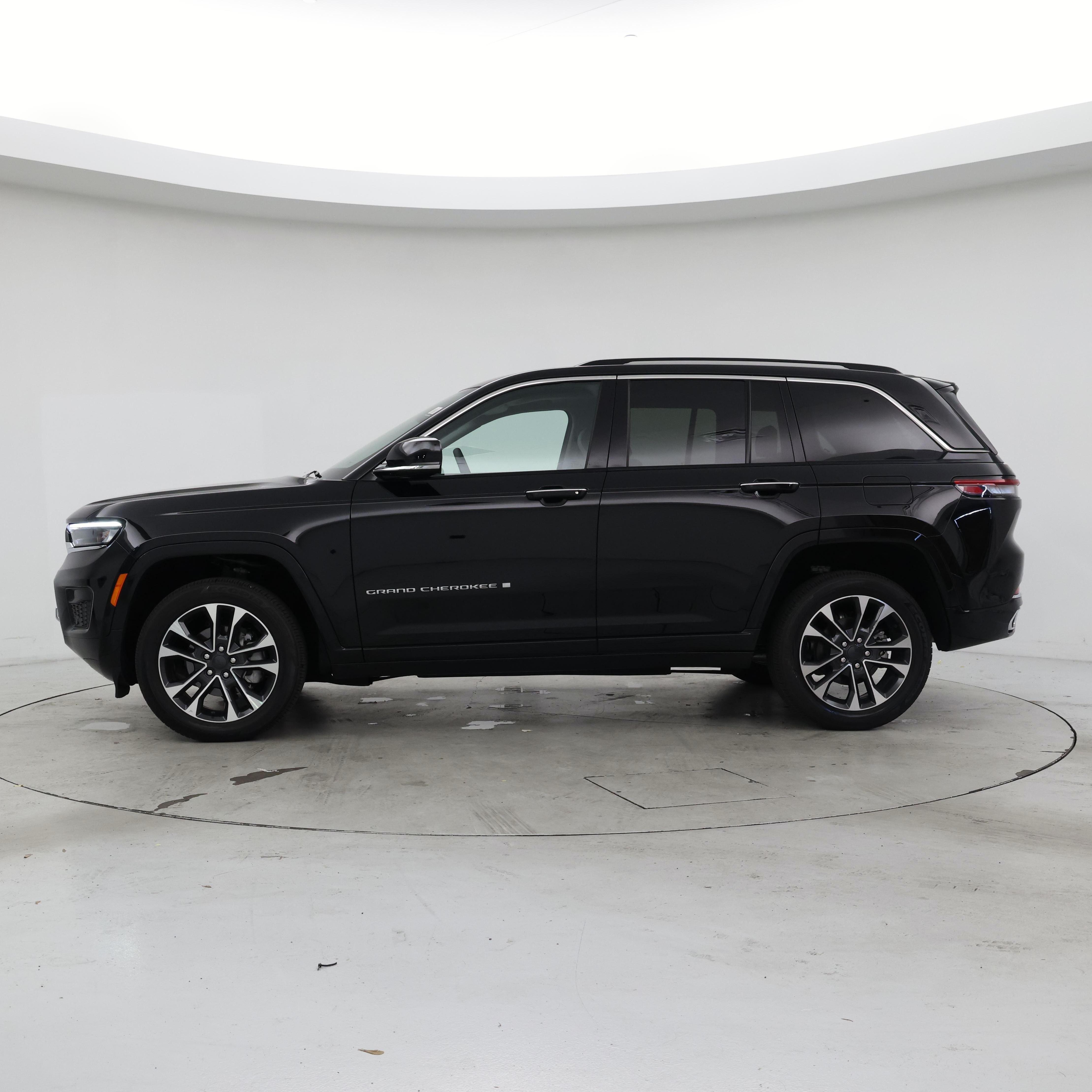 Thumbnail: 2023 Jeep Grand Cherokee - 3