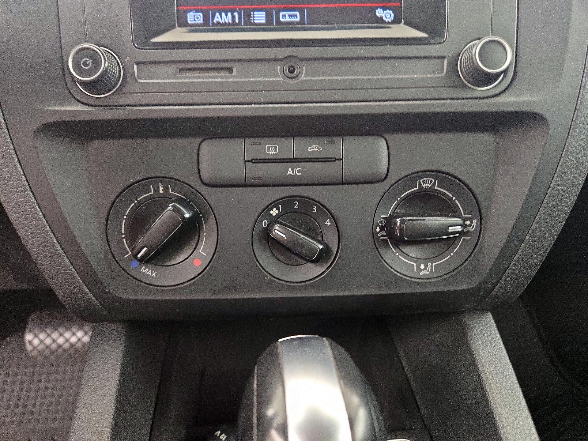 Thumbnail: 2016 Volkswagen Jetta - 13