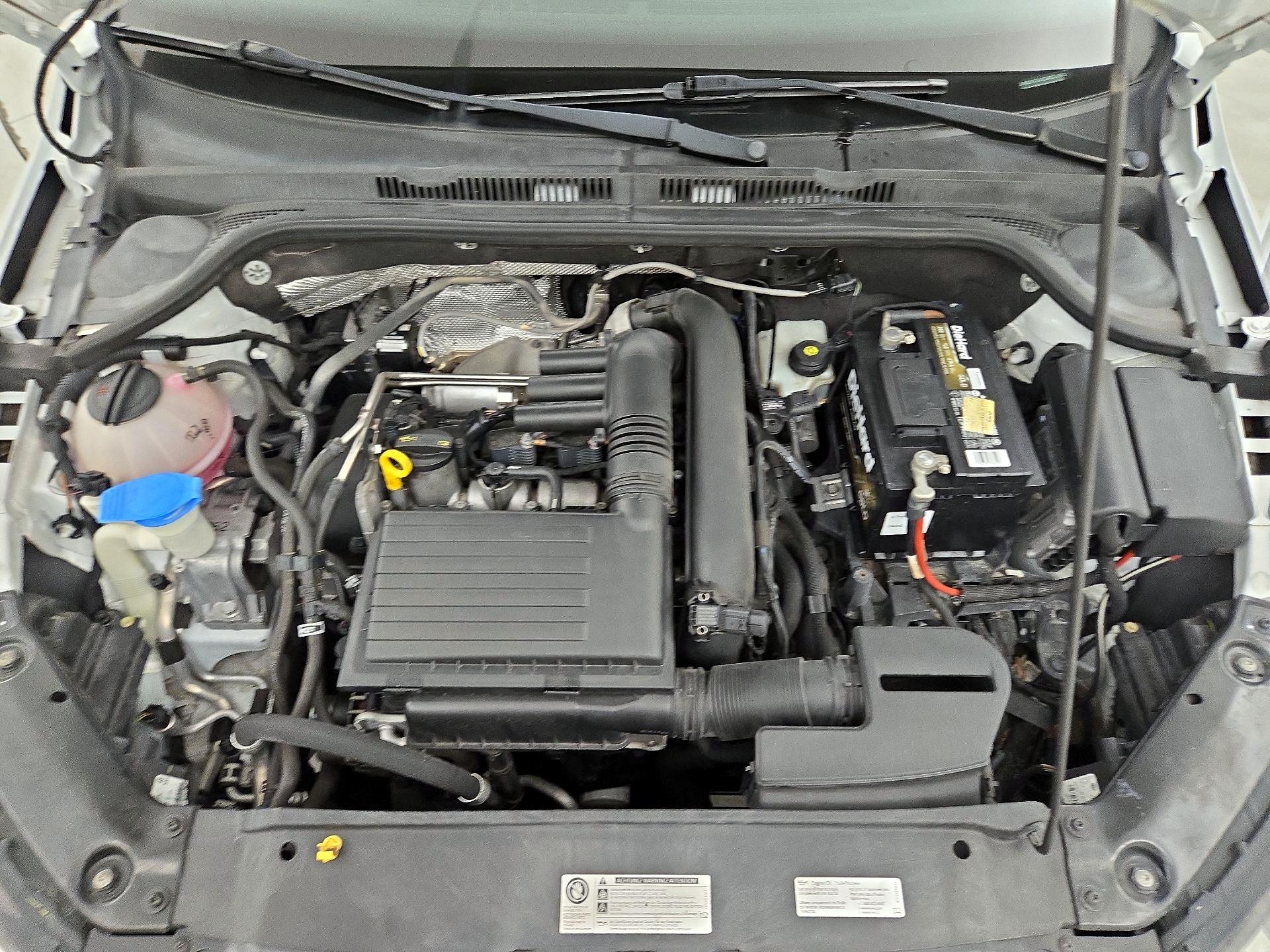 Thumbnail: 2016 Volkswagen Jetta - 18
