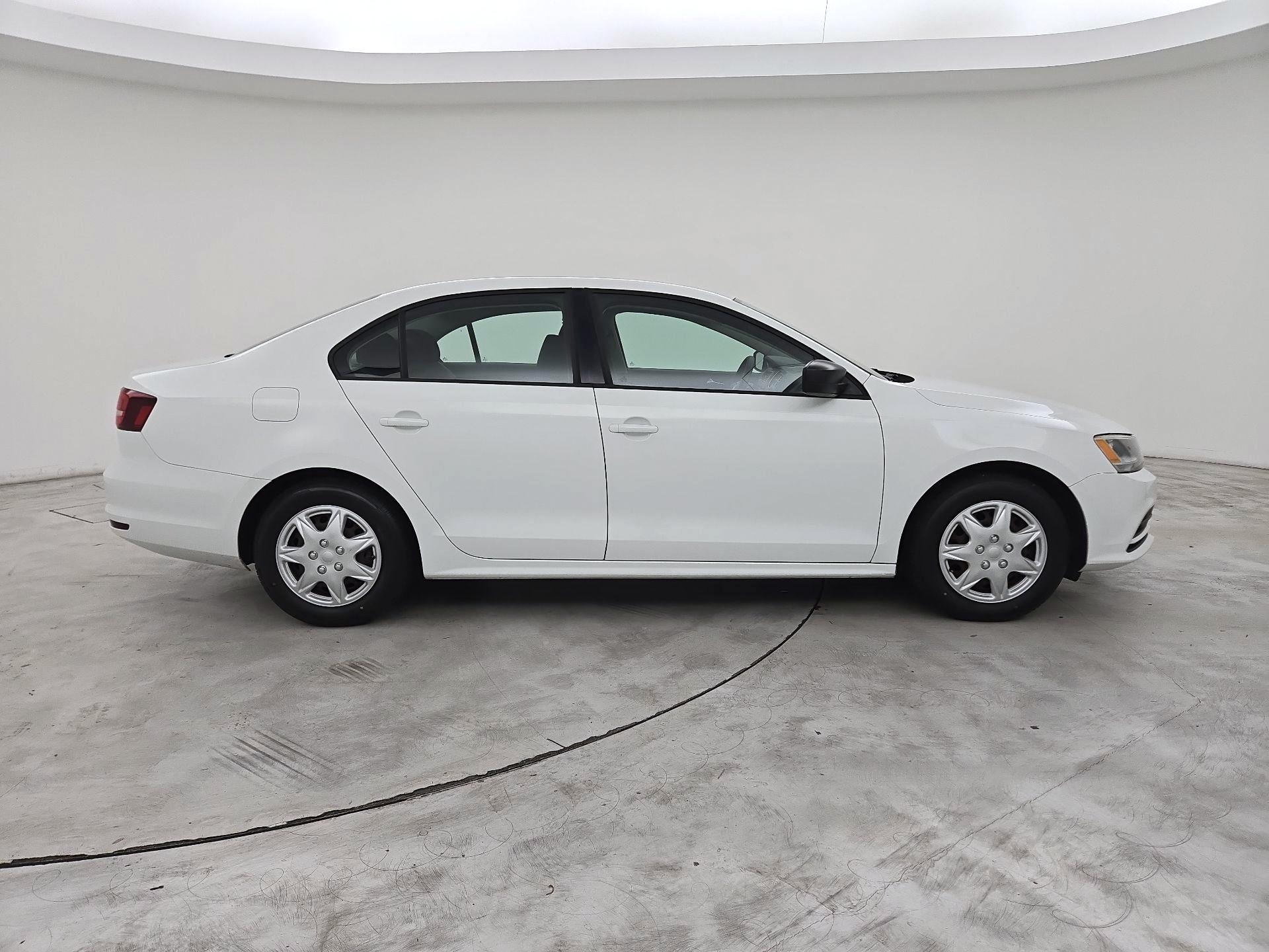 Thumbnail: 2016 Volkswagen Jetta - 4