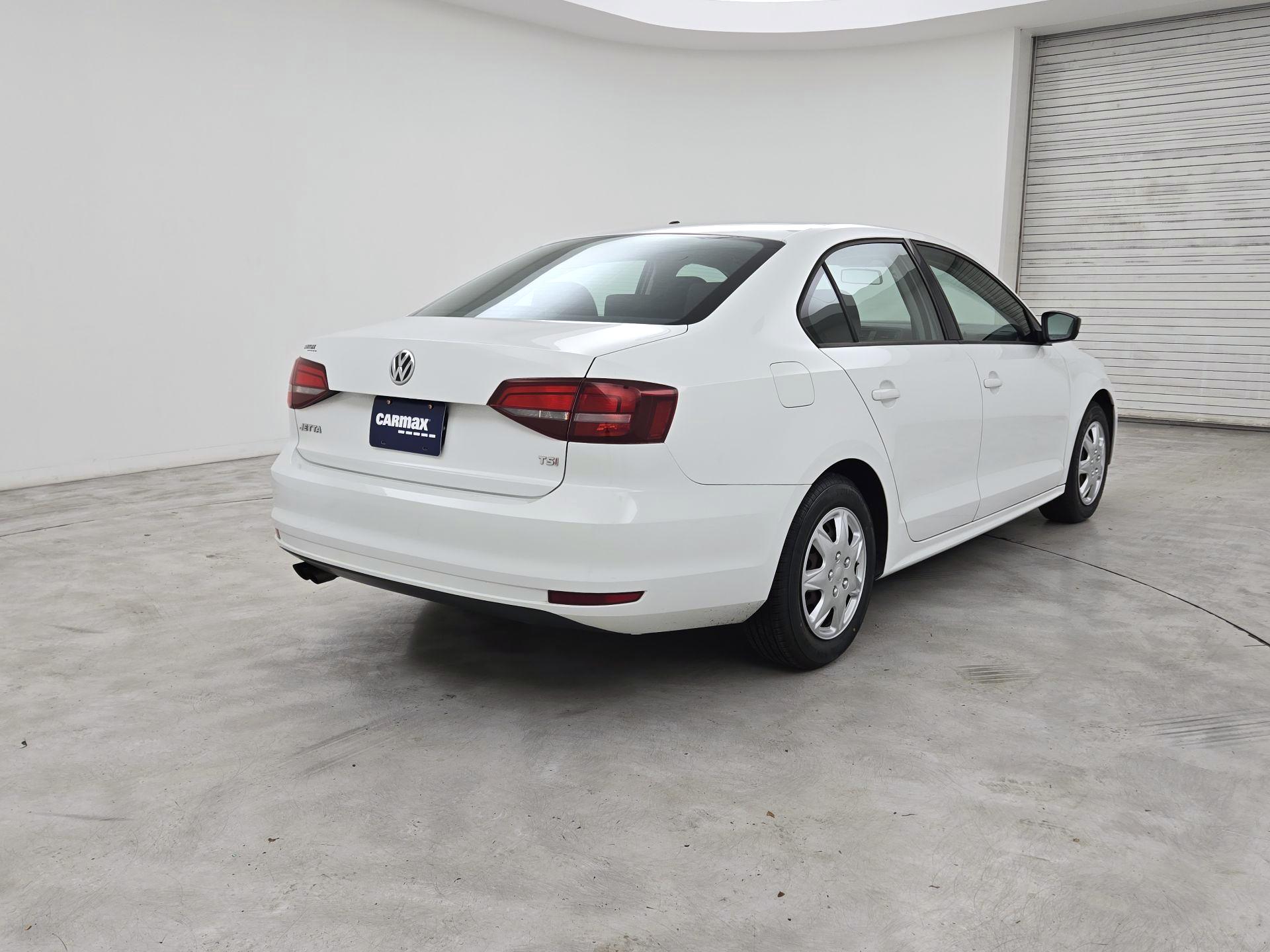 Thumbnail: 2016 Volkswagen Jetta - 5