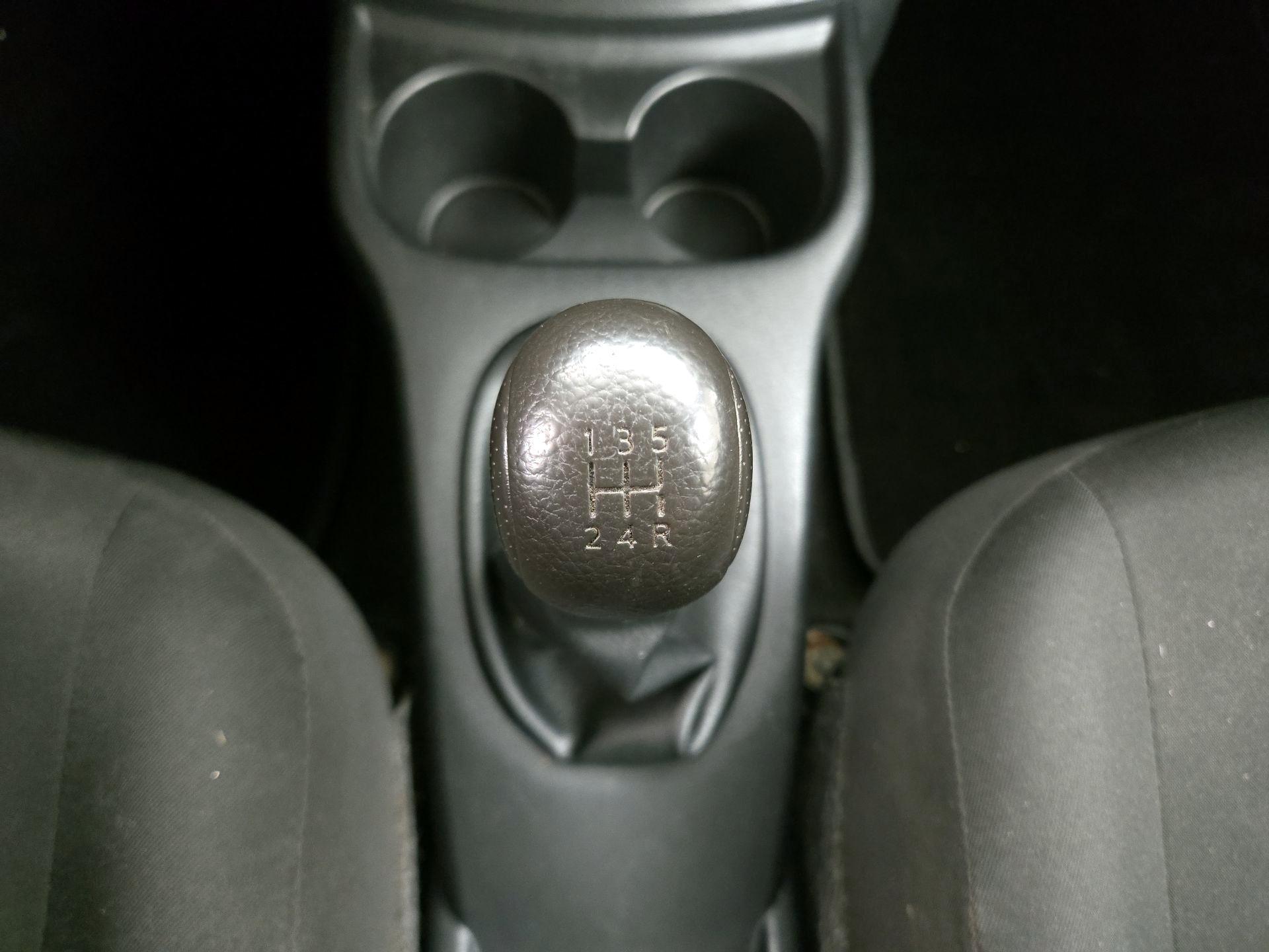 Thumbnail: 2016 Nissan Versa - 16