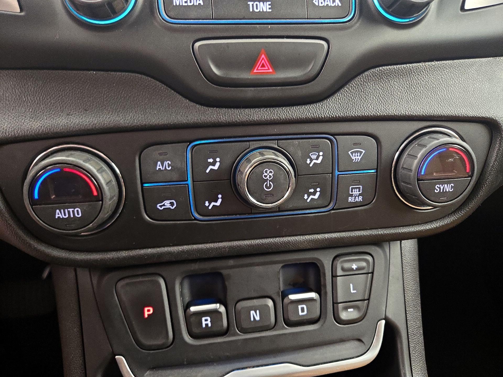 Thumbnail: 2018 GMC Terrain - 17