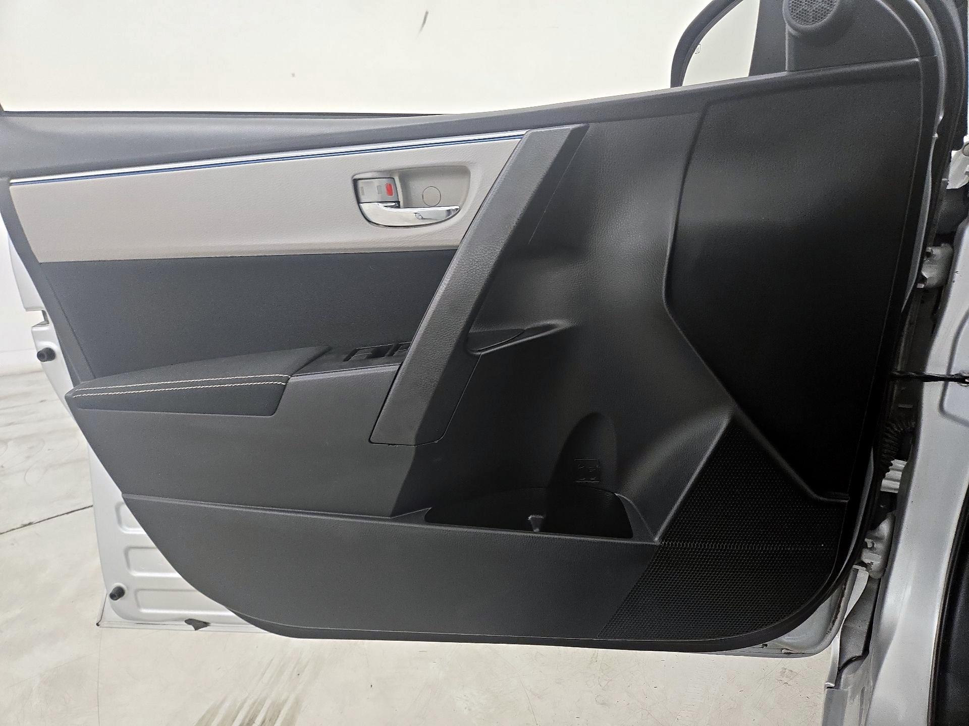 Thumbnail: 2016 Toyota Corolla - 12