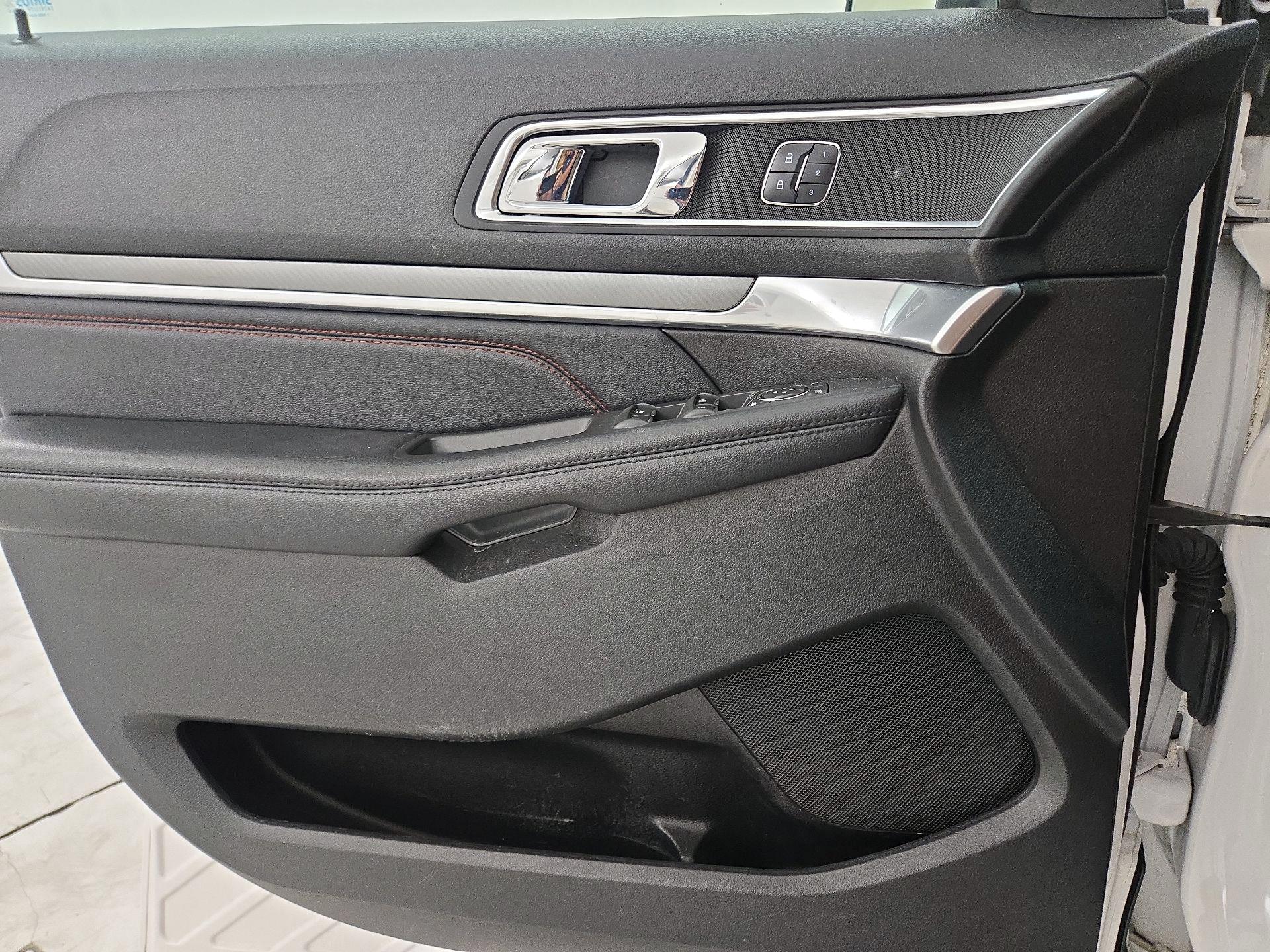 Thumbnail: 2017 Ford Explorer - 12