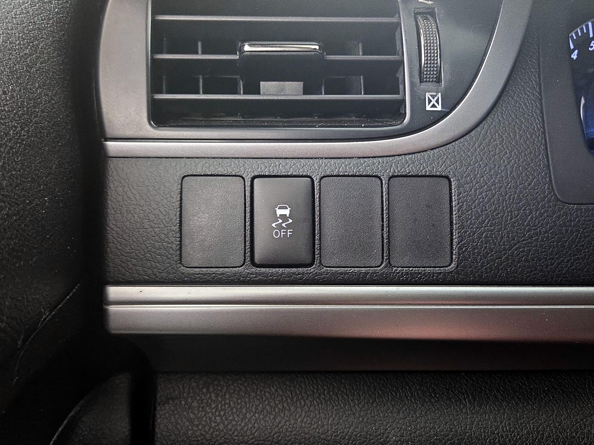 Thumbnail: 2014 Toyota Camry - 13