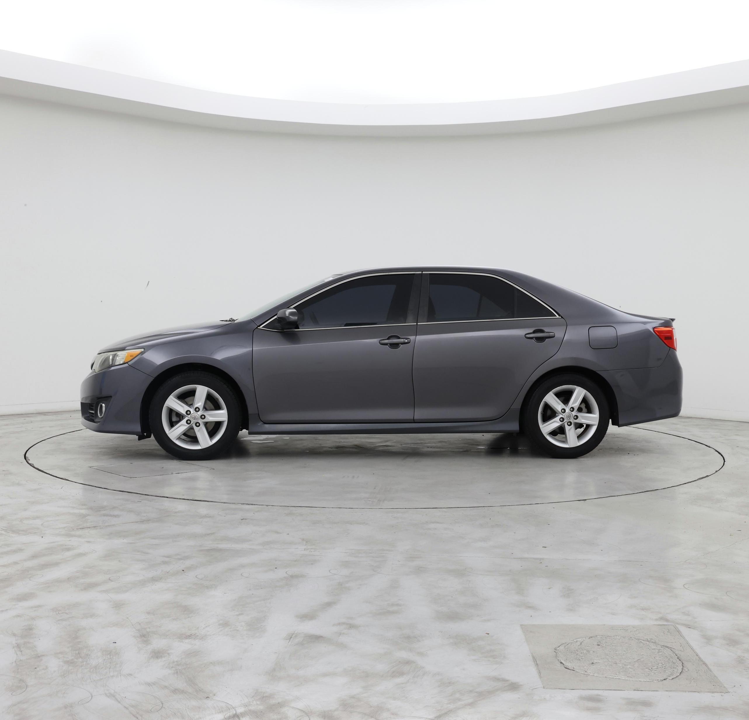 Thumbnail: 2014 Toyota Camry - 3
