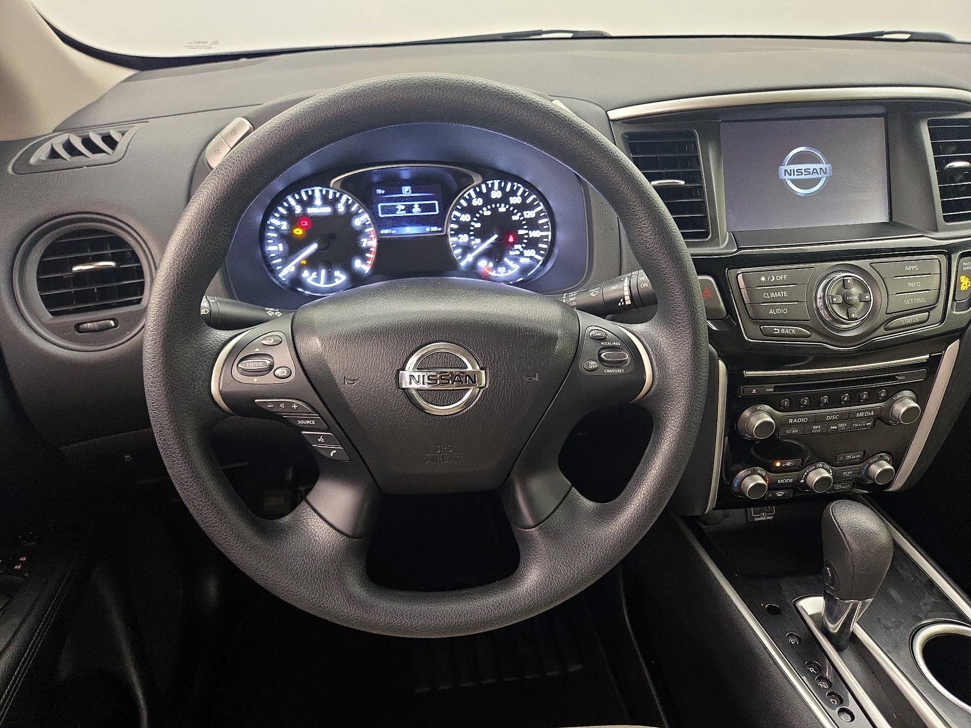 Thumbnail: 2019 Nissan Pathfinder - 10