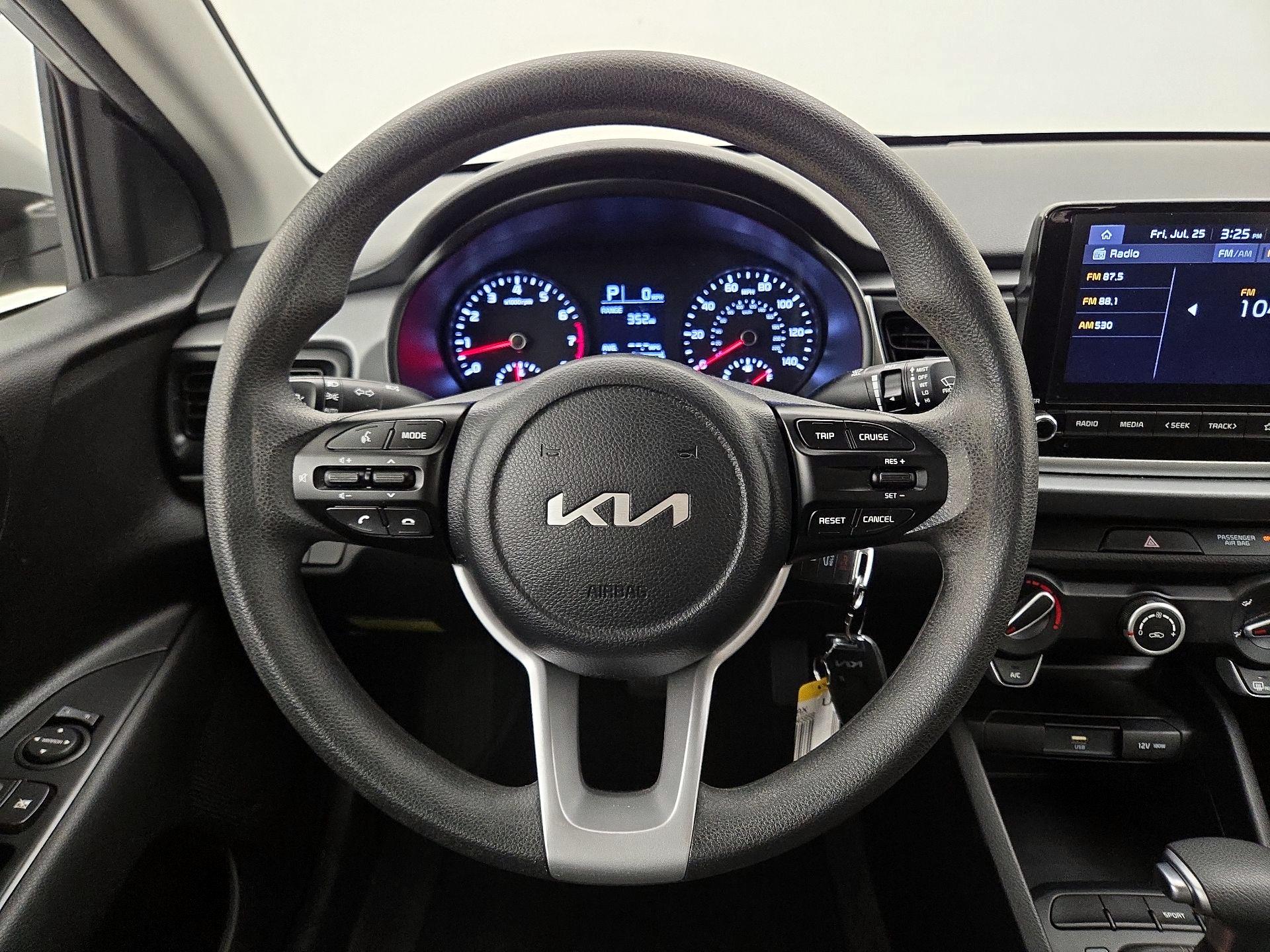 Thumbnail: 2022 Kia Rio - 10