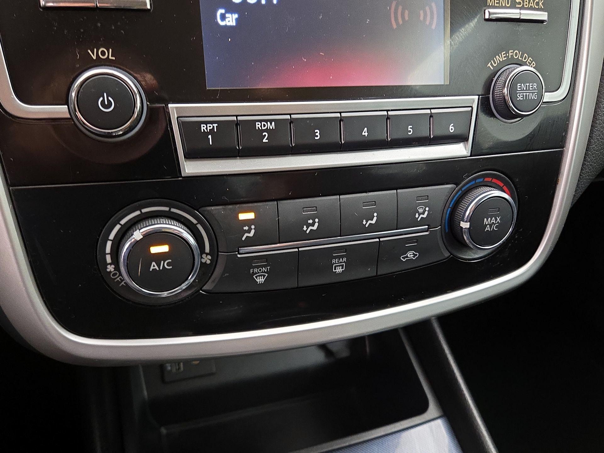 Thumbnail: 2018 Nissan Altima - 16