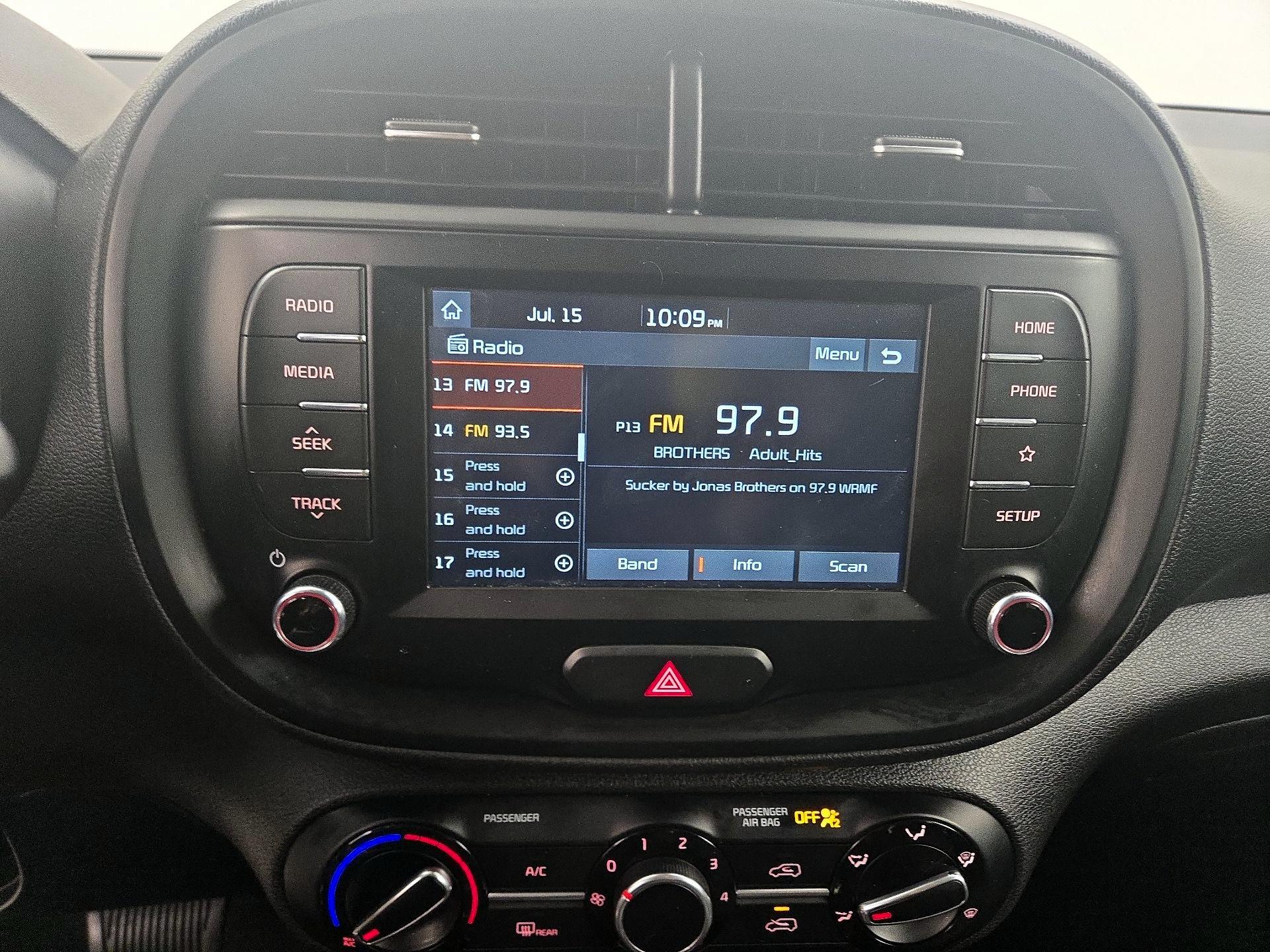 Thumbnail: 2020 Kia Soul - 15