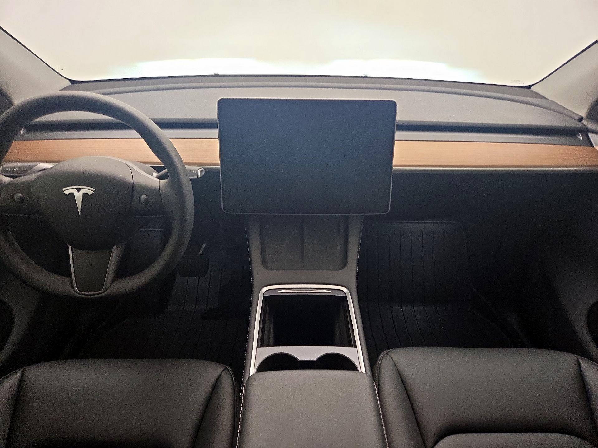 Thumbnail: 2025 Tesla Model Y - 9