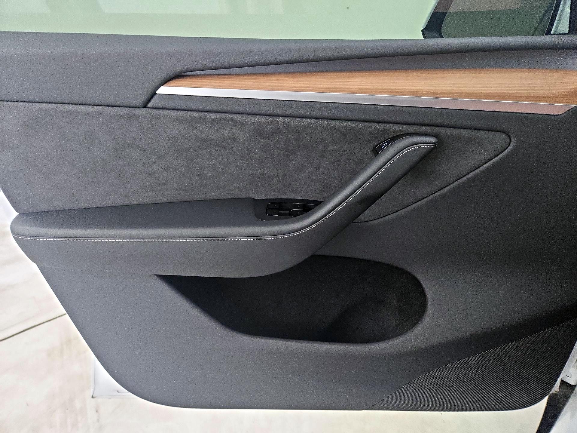 Thumbnail: 2025 Tesla Model Y - 12