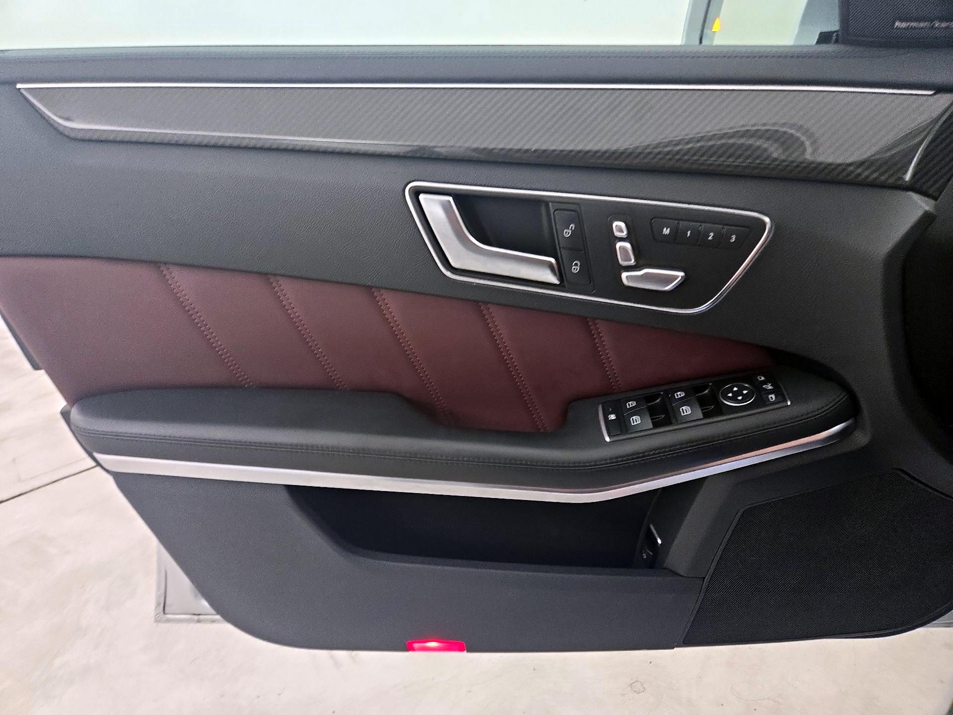 Thumbnail: 2016 Mercedes-Benz E-Class - 12