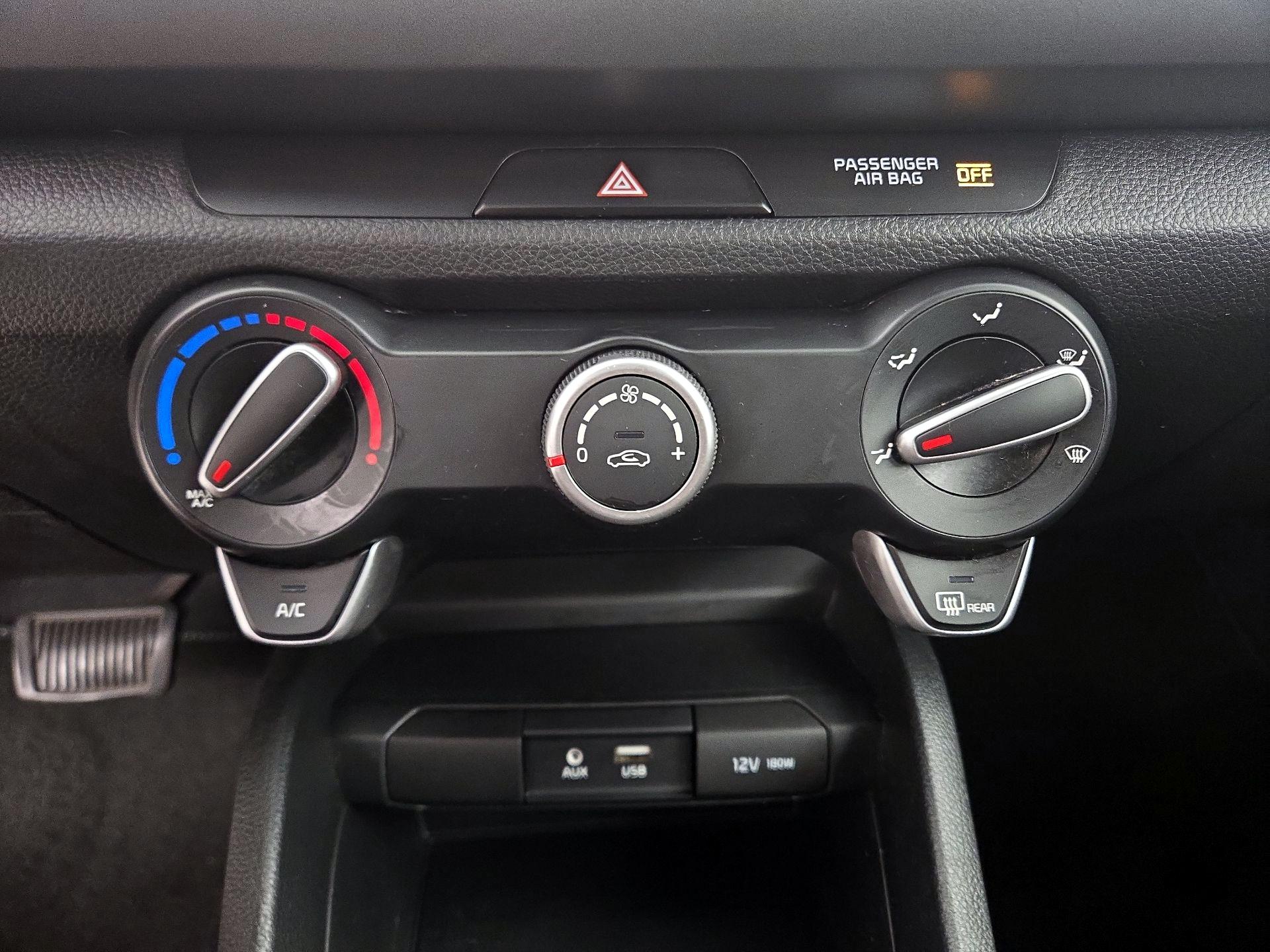 Thumbnail: 2019 Kia Rio - 16