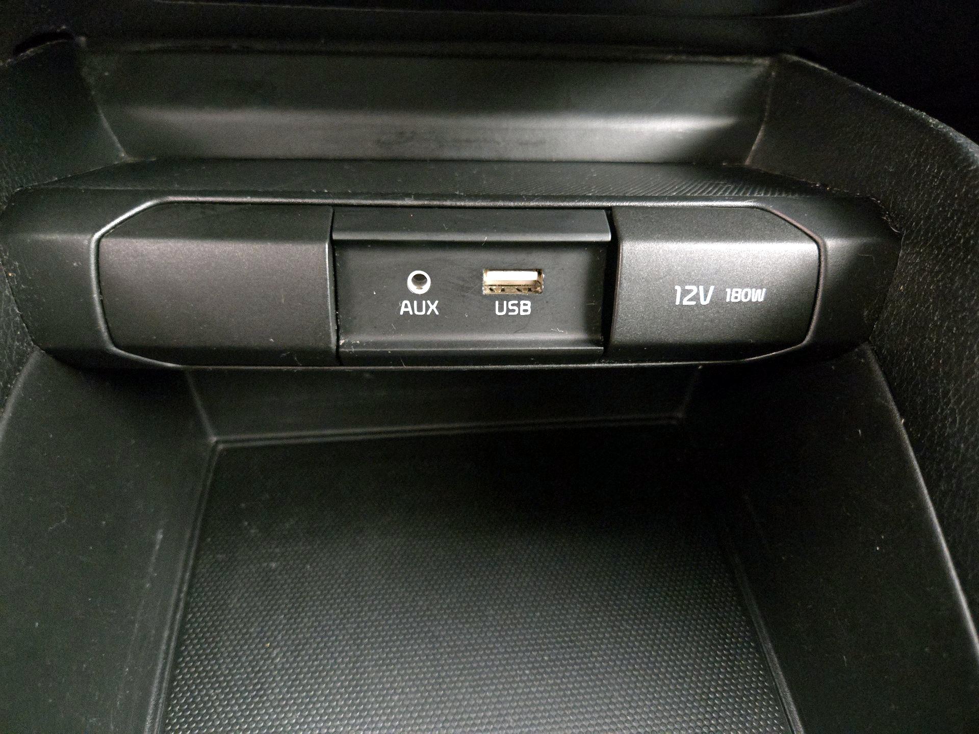 Thumbnail: 2019 Kia Rio - 18