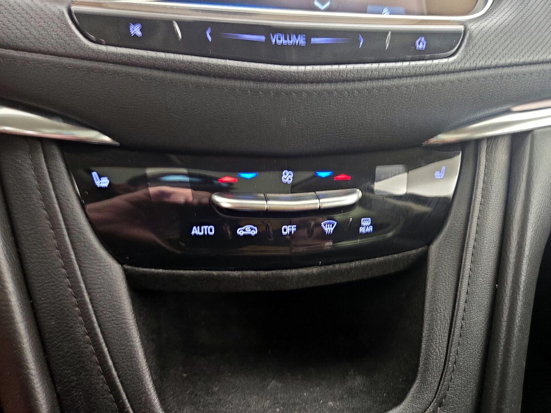 Thumbnail: 2019 Cadillac XT5 - 16
