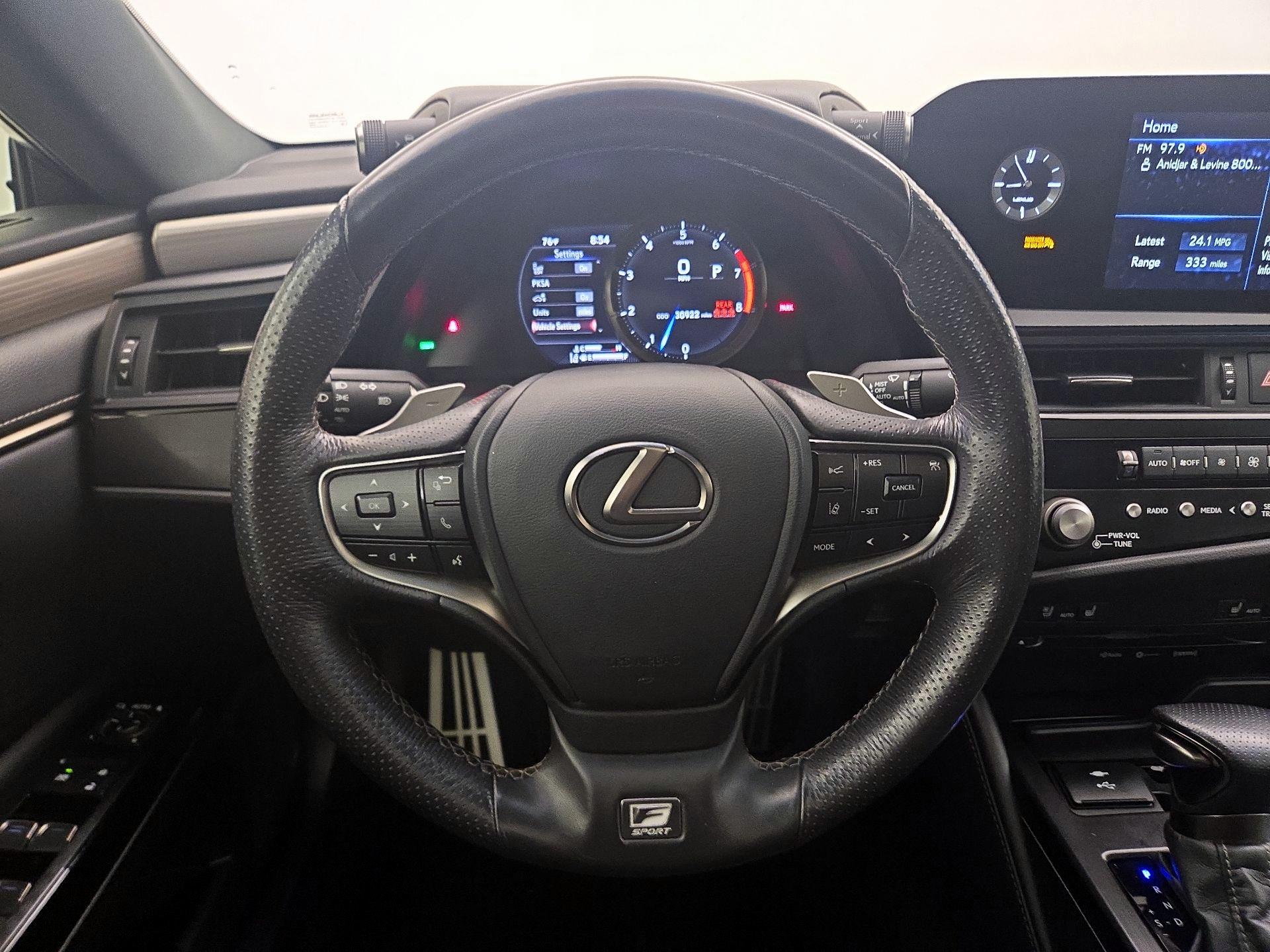 Thumbnail: 2022 Lexus ES - 10