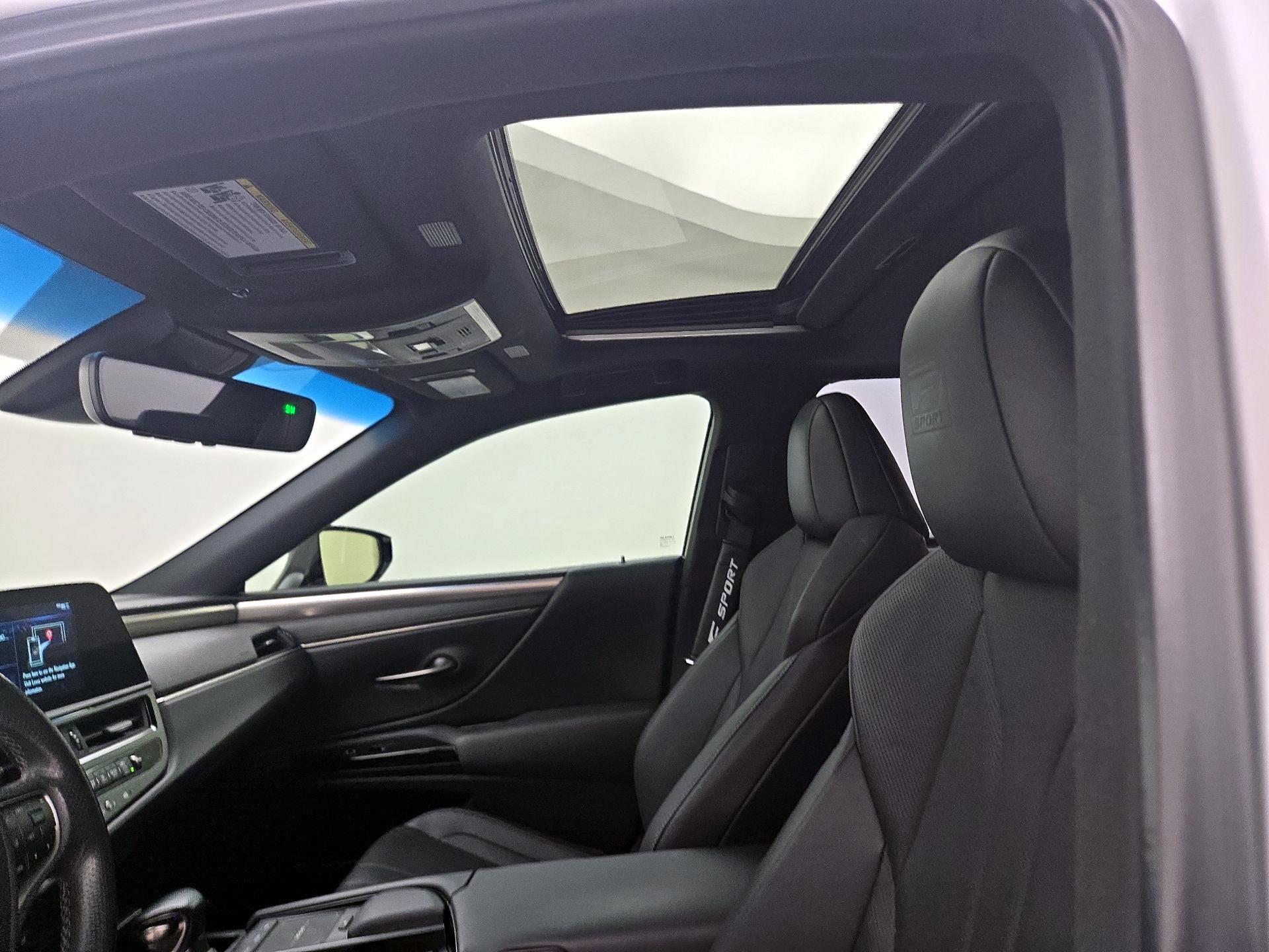 Thumbnail: 2022 Lexus ES - 18