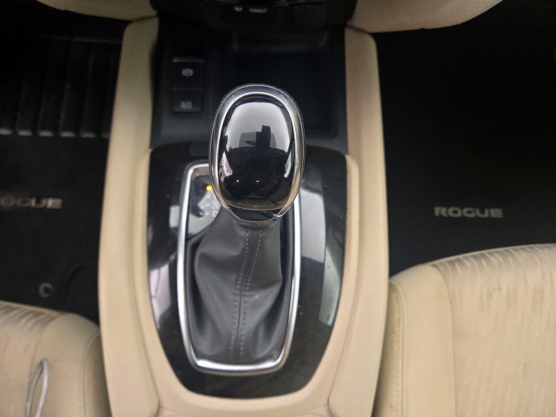 Thumbnail: 2019 Nissan Rogue - 17