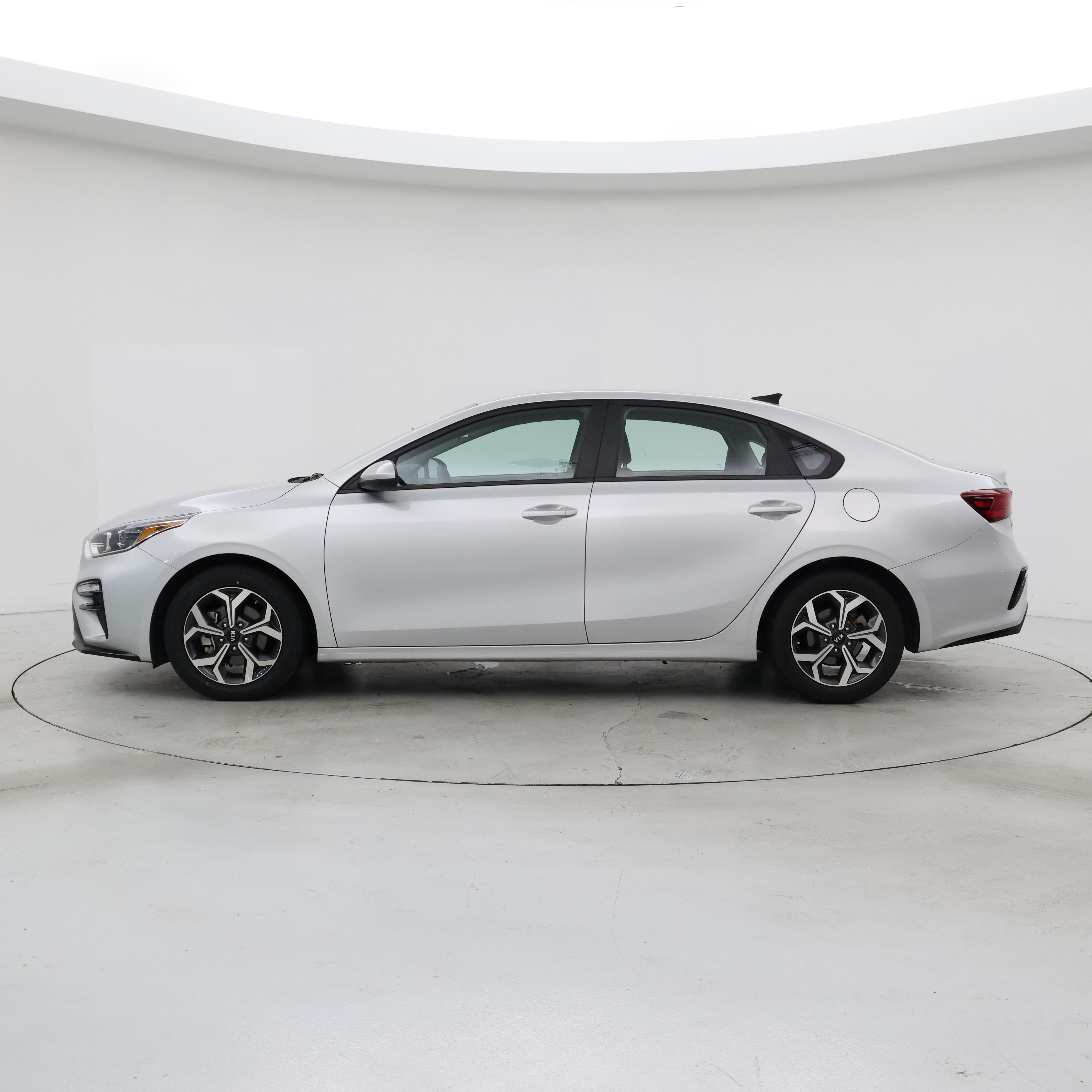 Thumbnail: 2021 Kia Forte - 3