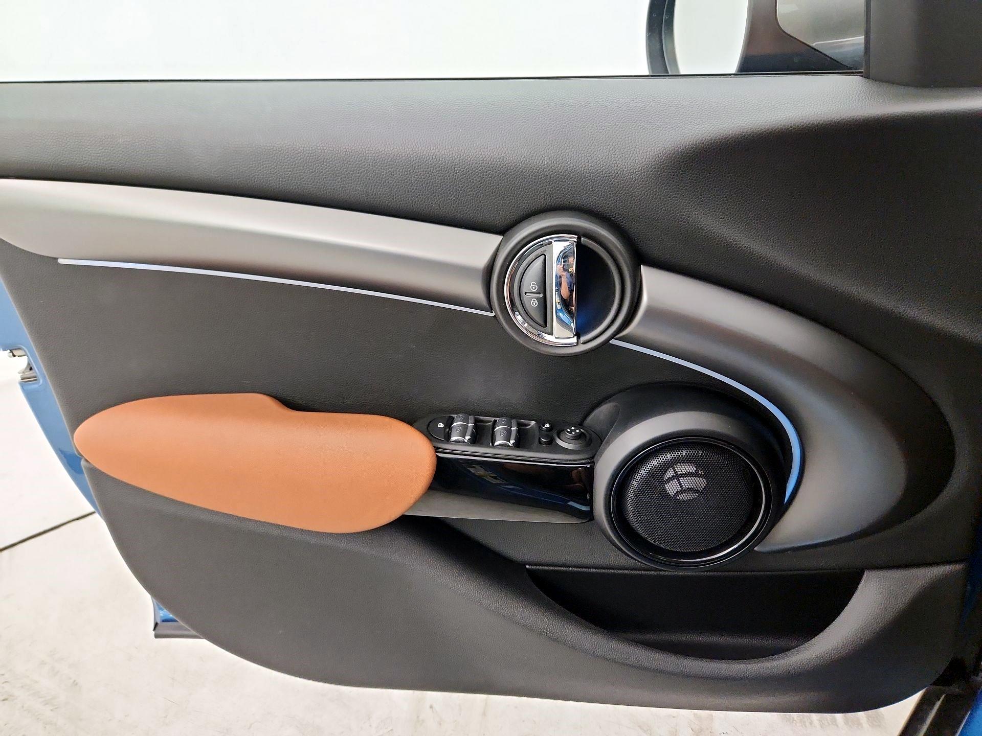Thumbnail: 2023 MINI Cooper Hardtop - 12
