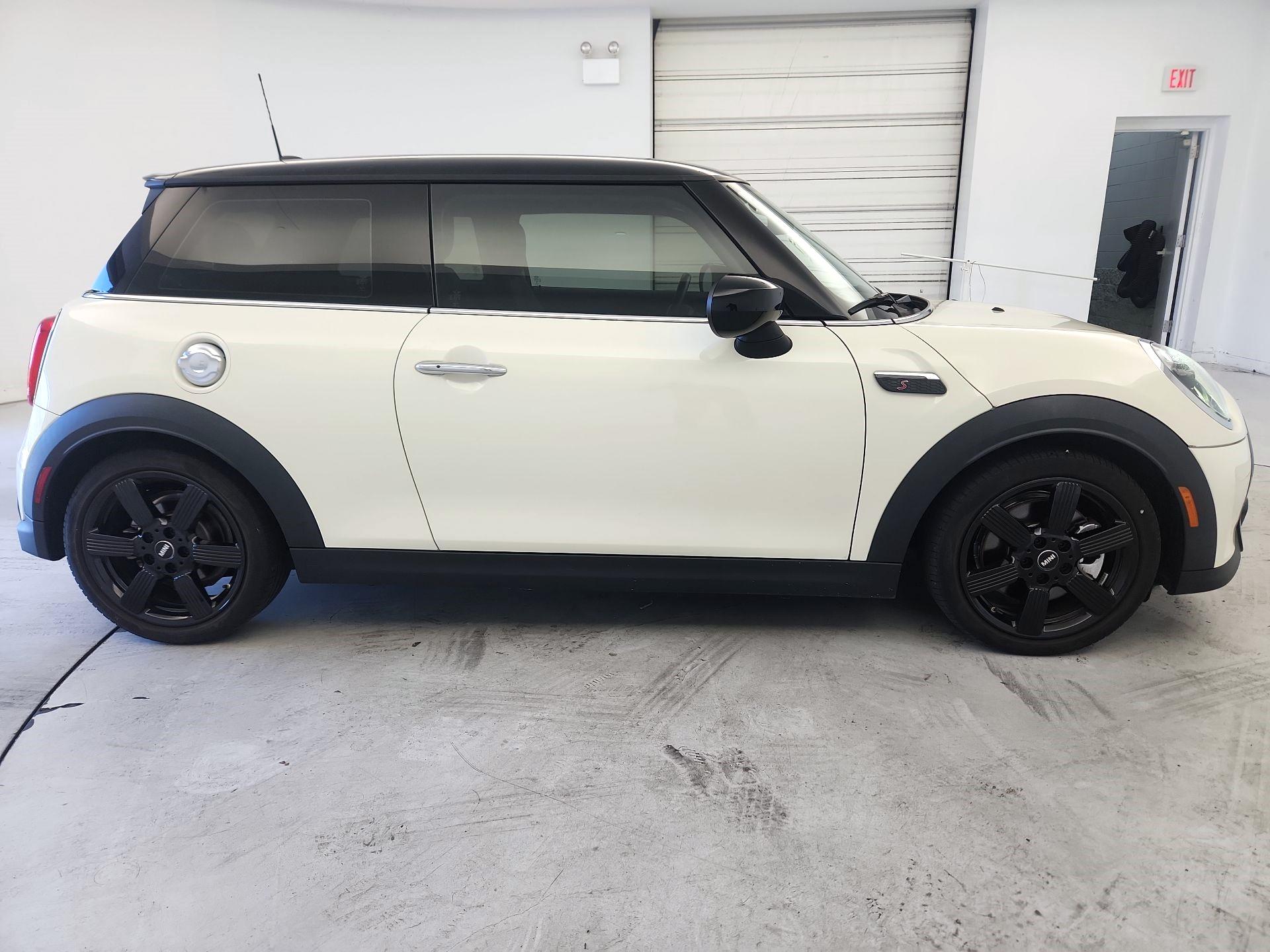 Thumbnail: 2023 MINI Cooper Hardtop - 4