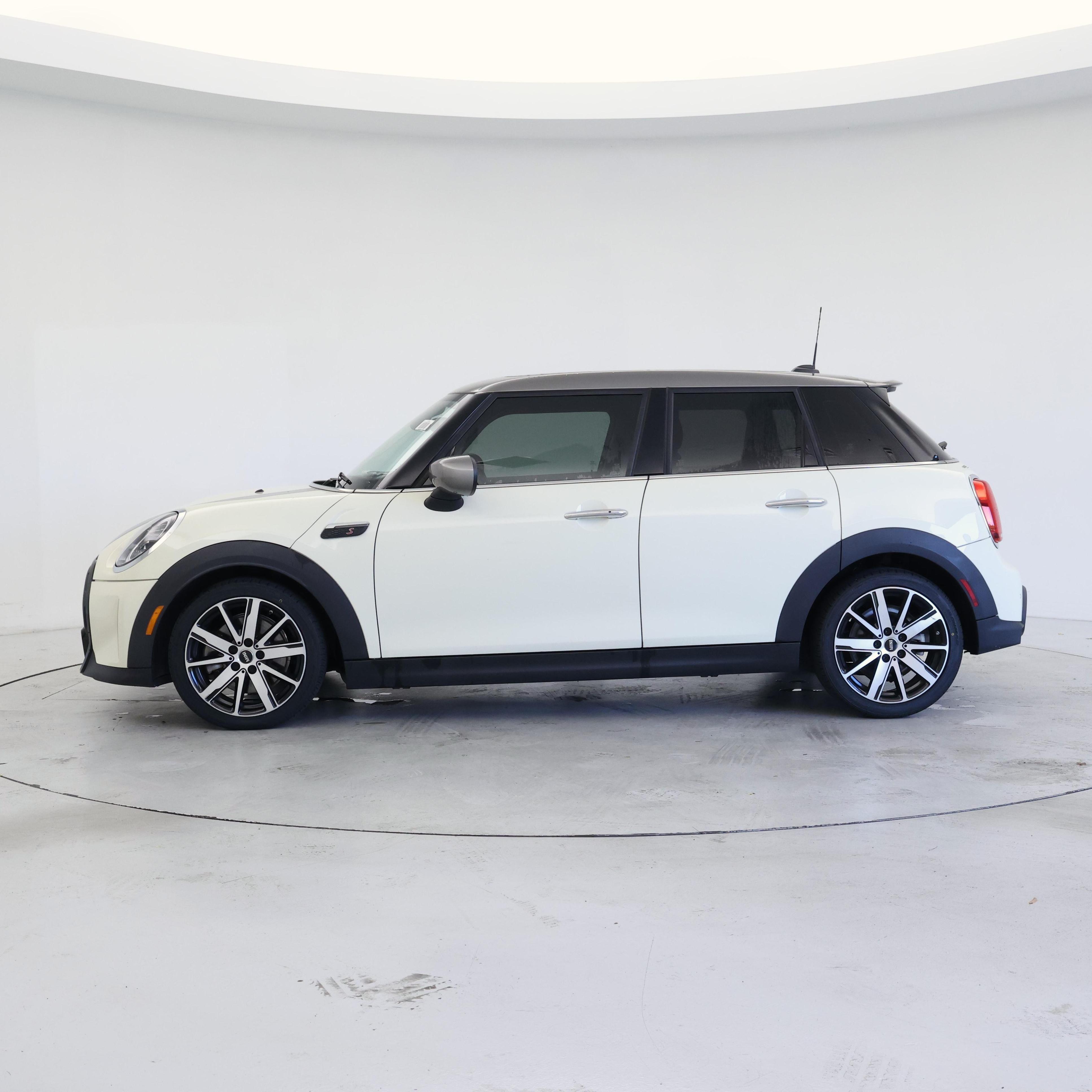 Thumbnail: 2023 MINI Cooper Hardtop - 3