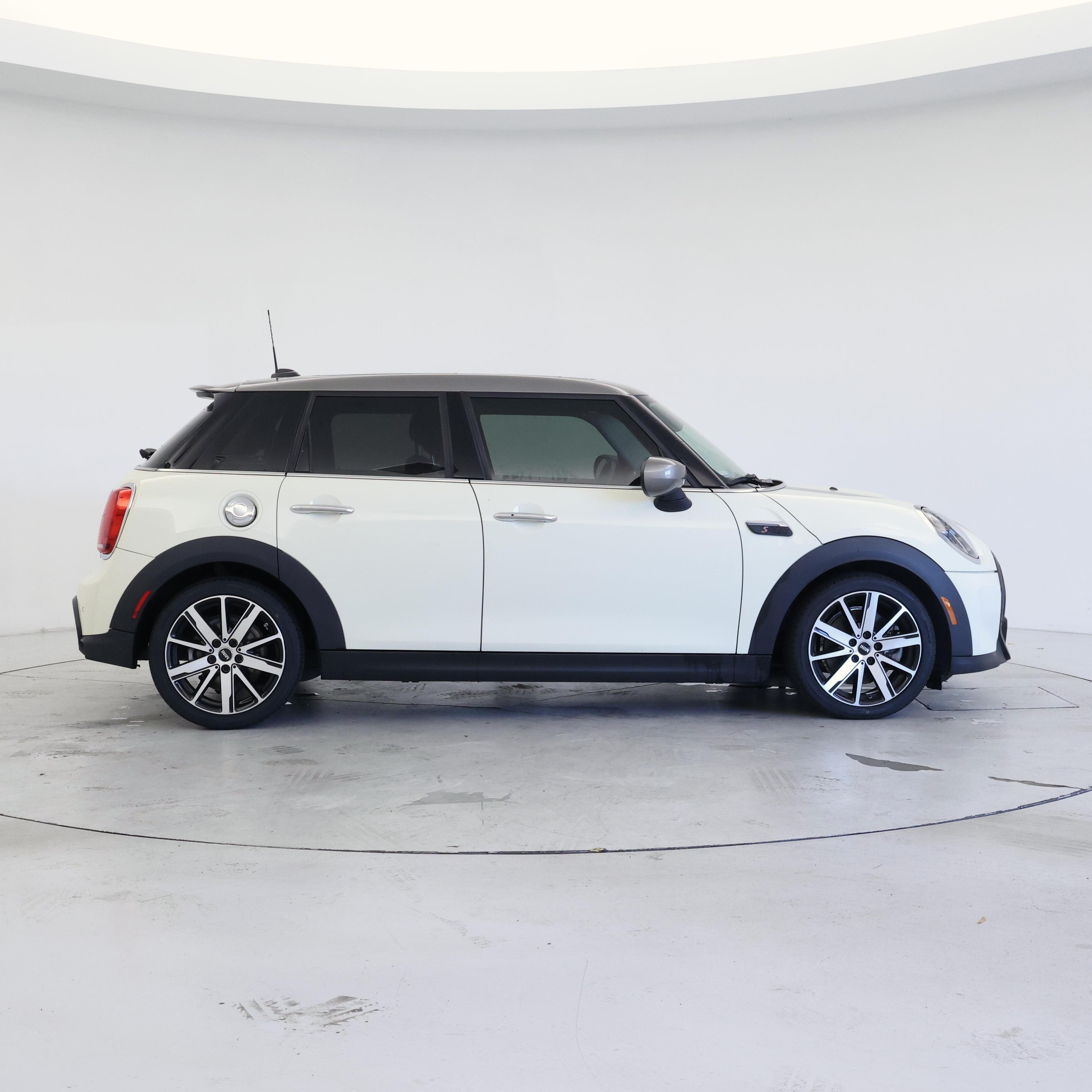 Thumbnail: 2023 MINI Cooper Hardtop - 7
