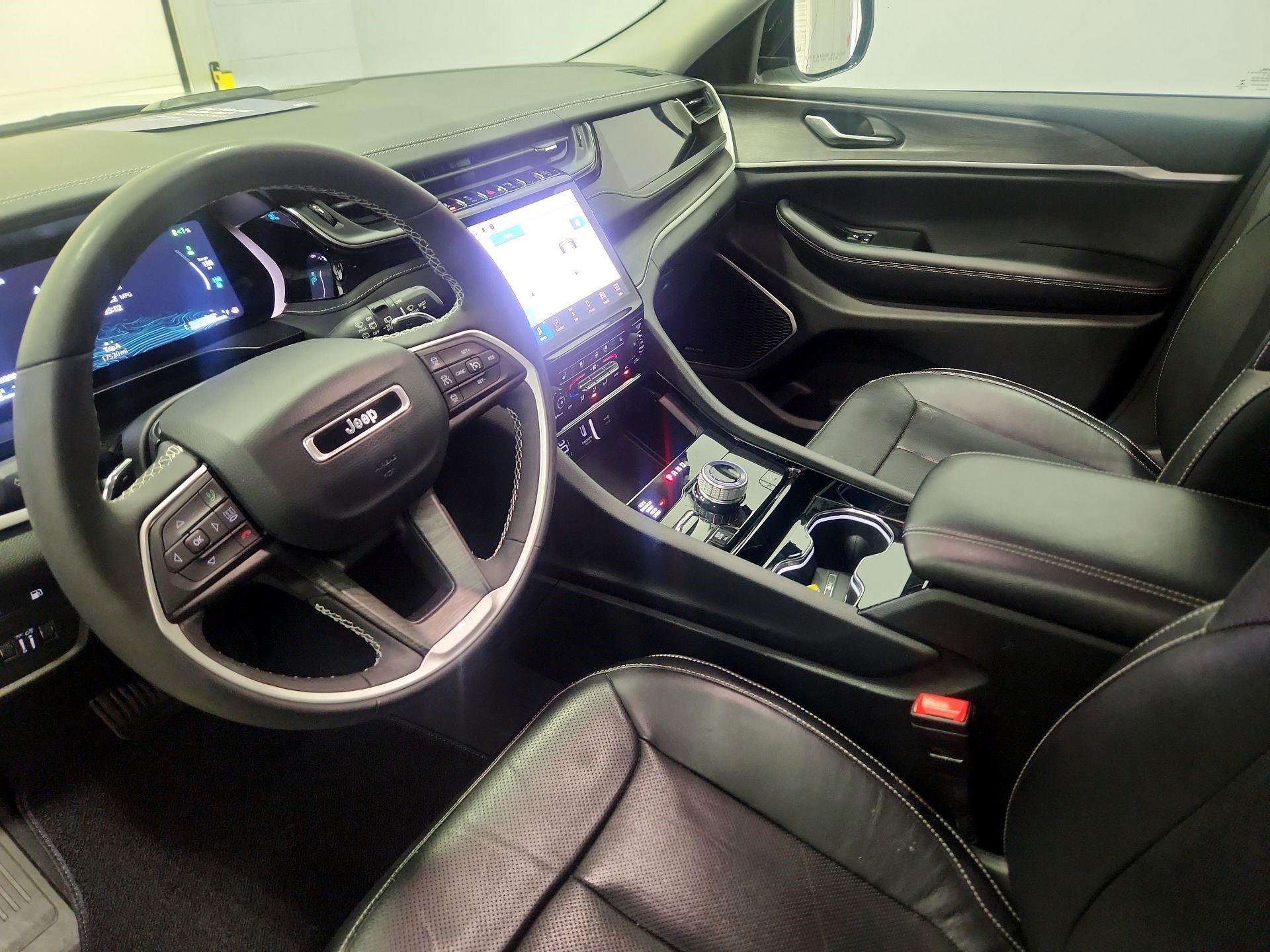 Thumbnail: 2022 Jeep Grand Cherokee - 11