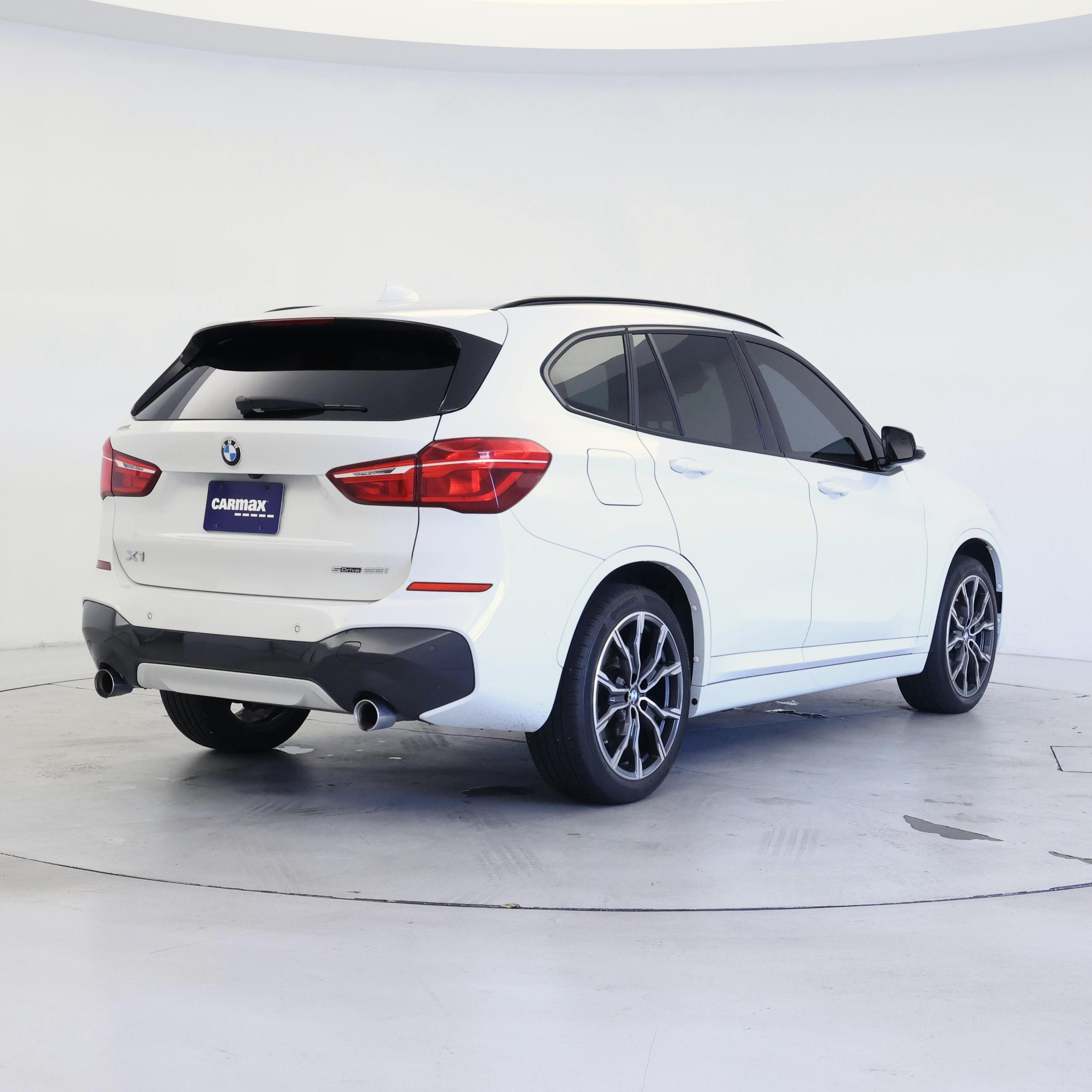 Thumbnail: 2022 BMW X1 - 8