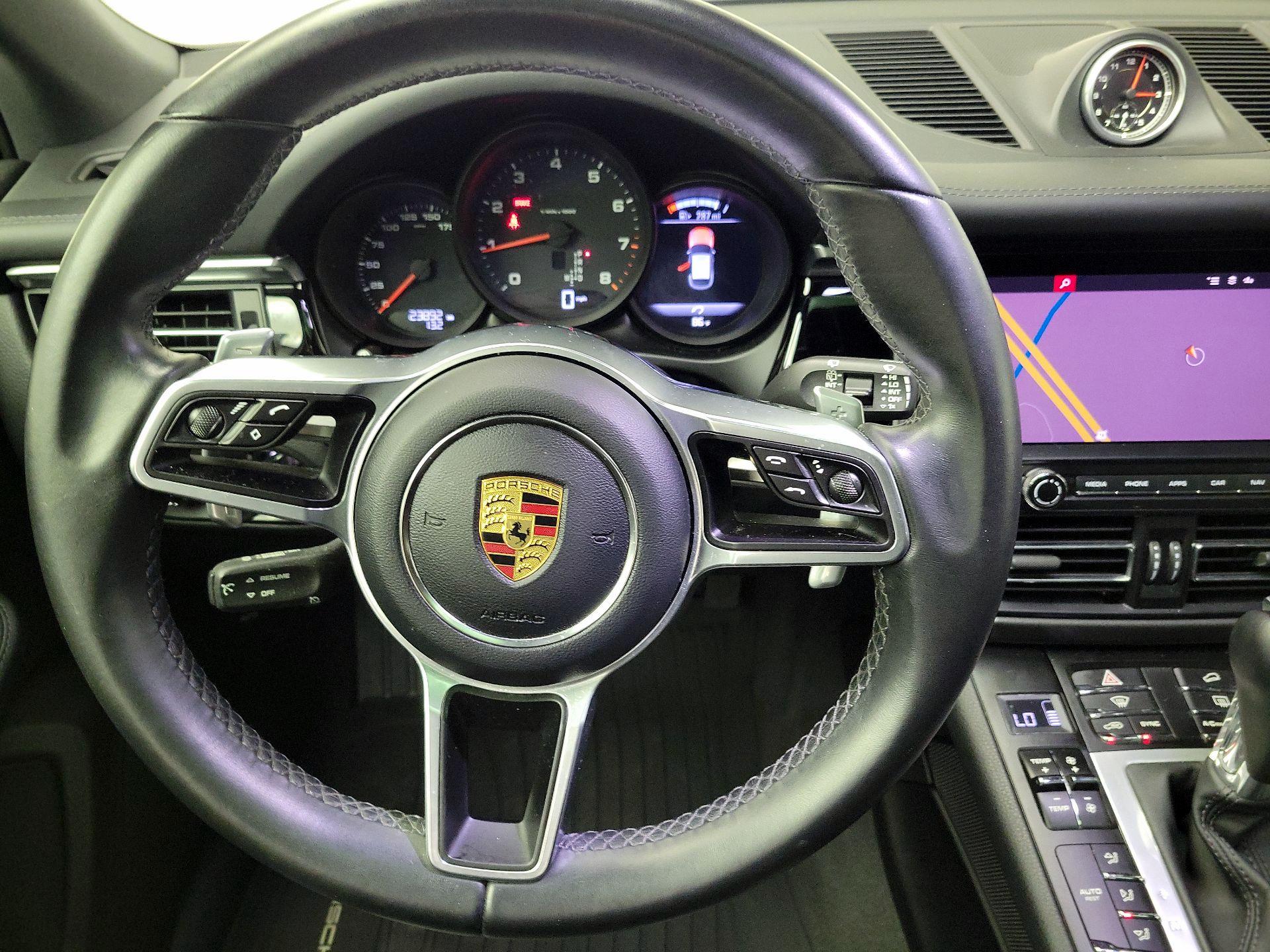Thumbnail: 2021 Porsche Macan - 10