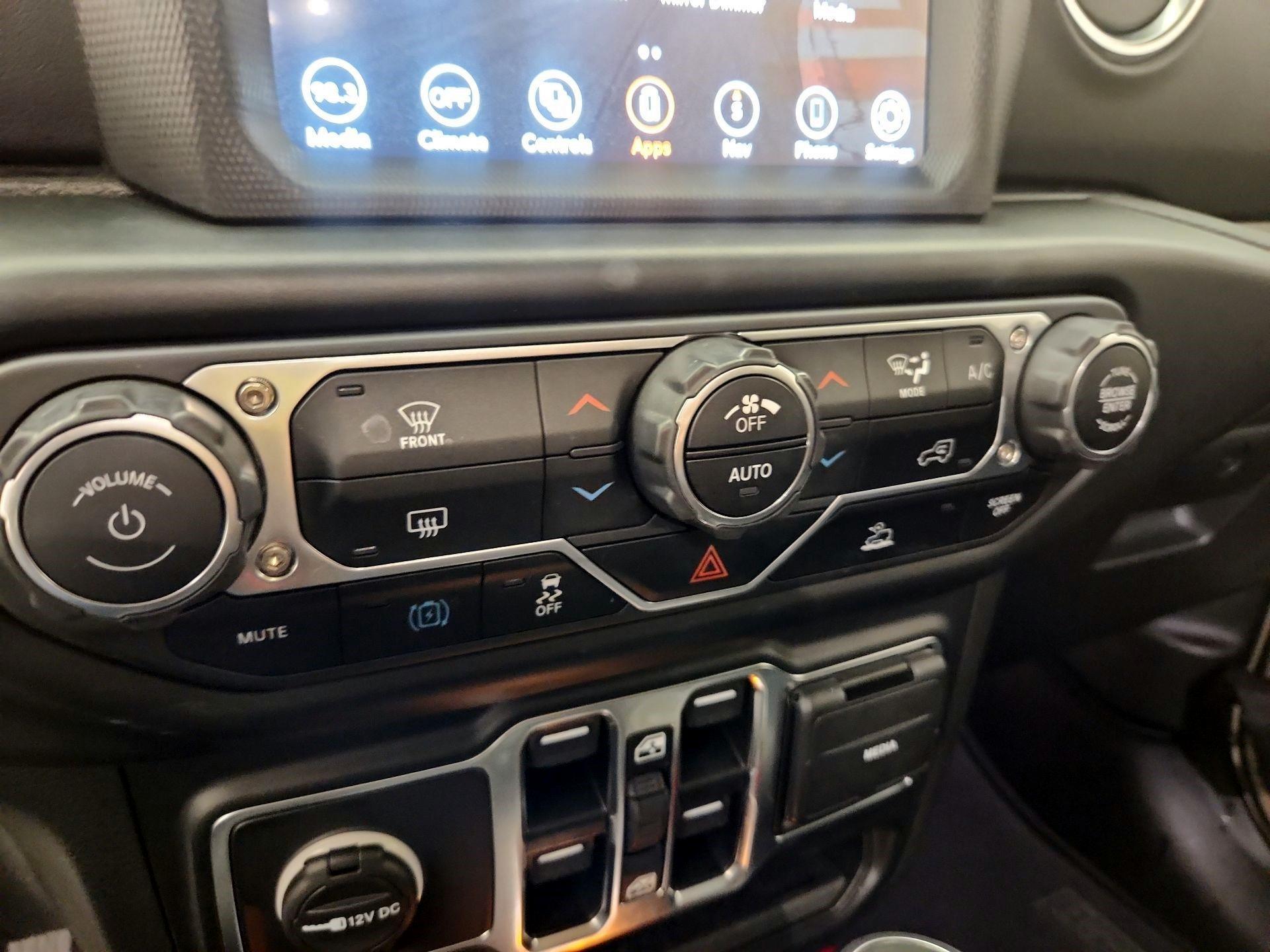 Thumbnail: 2022 Jeep Wrangler - 17