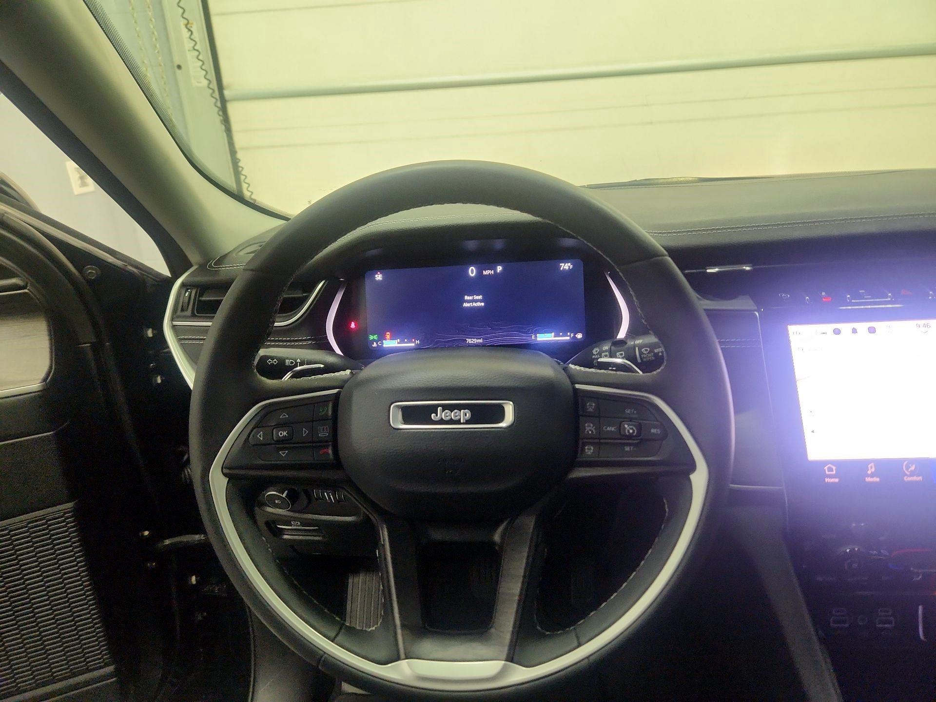 Thumbnail: 2023 Jeep Grand Cherokee - 10