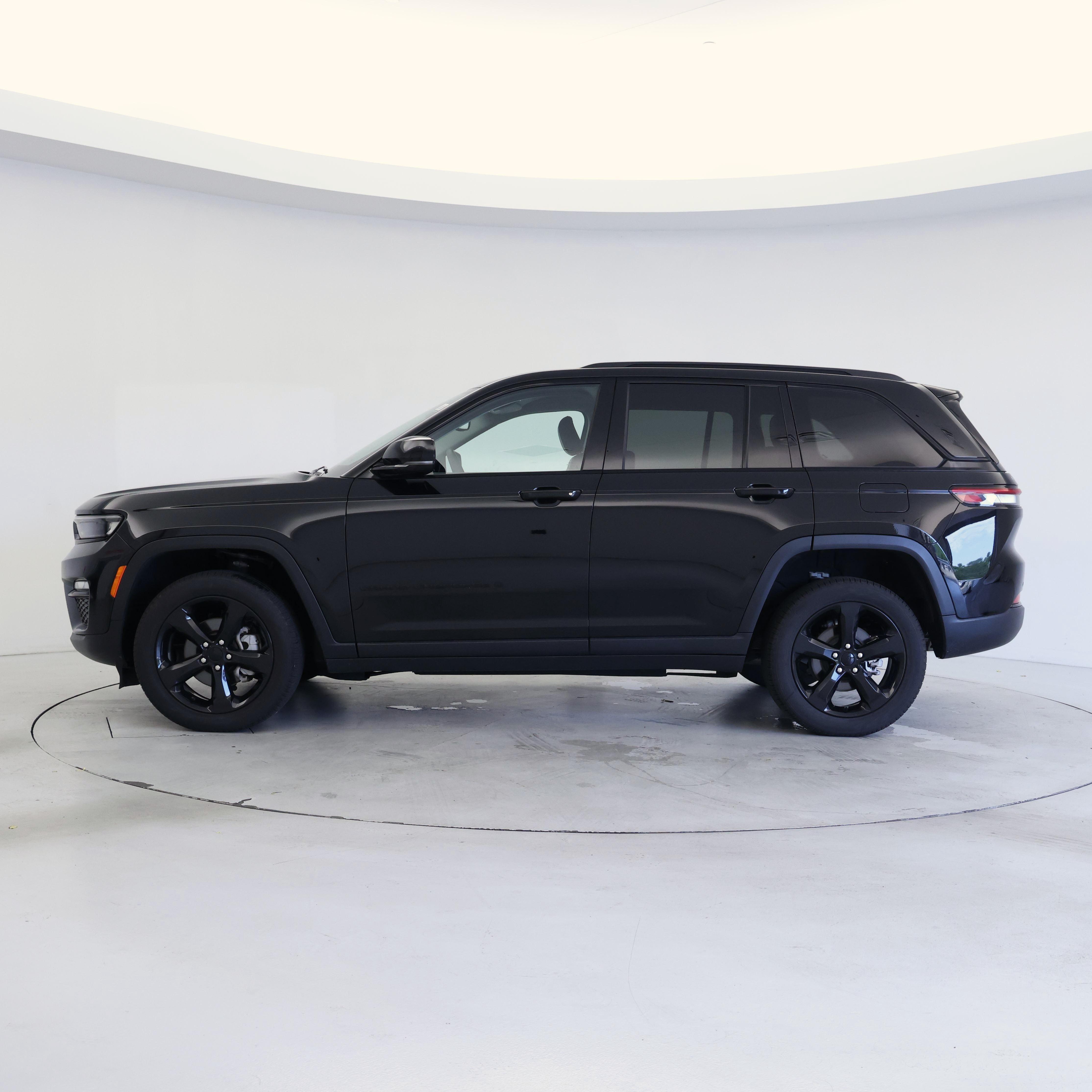 Thumbnail: 2023 Jeep Grand Cherokee - 3