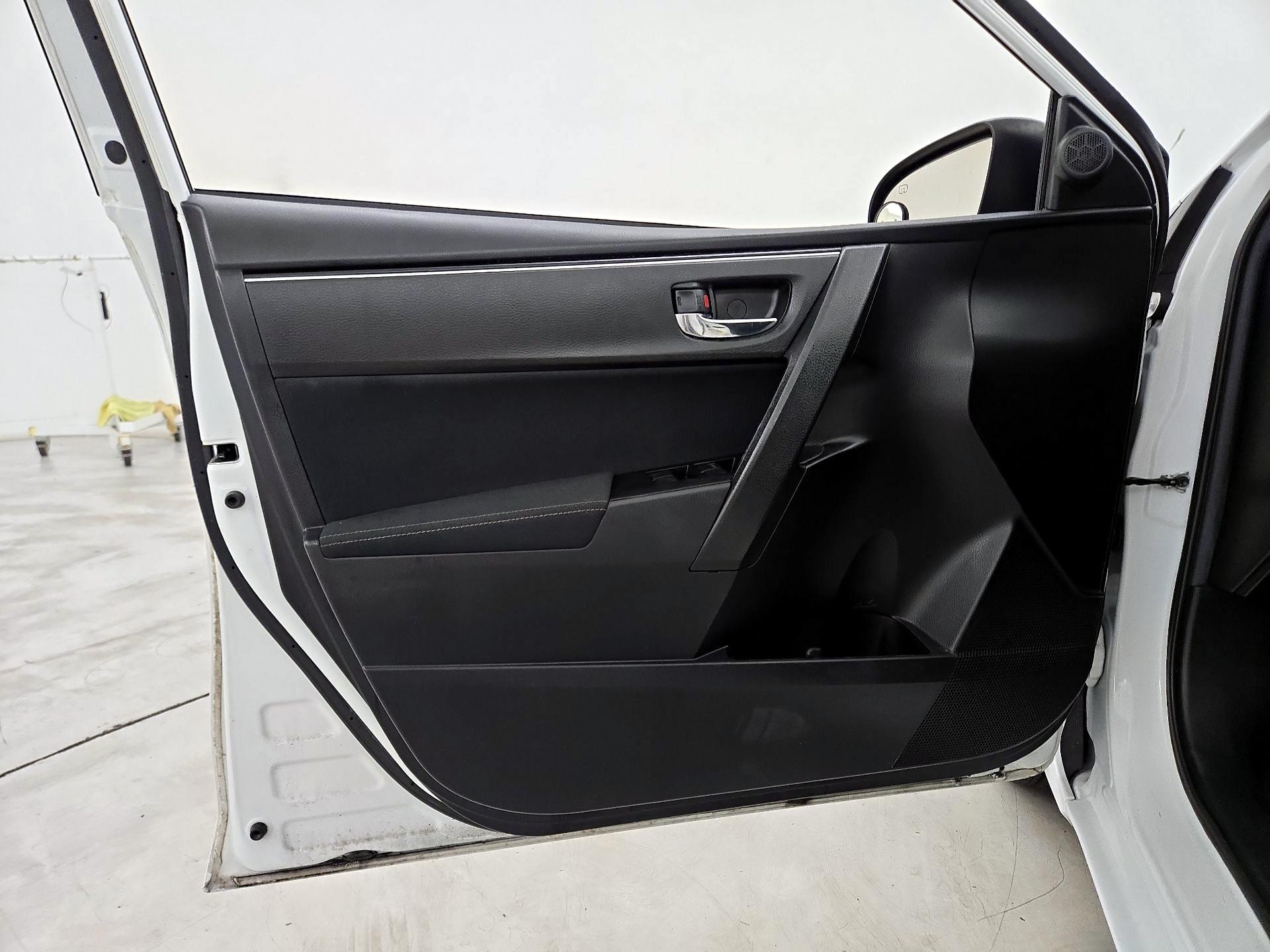 Thumbnail: 2018 Toyota Corolla - 12