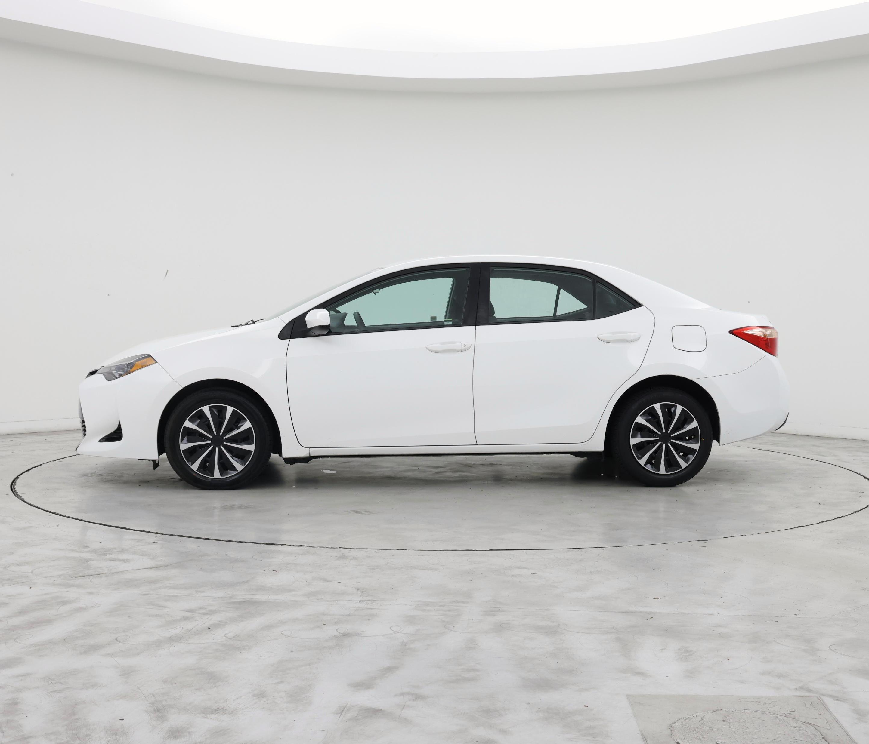 Thumbnail: 2018 Toyota Corolla - 3