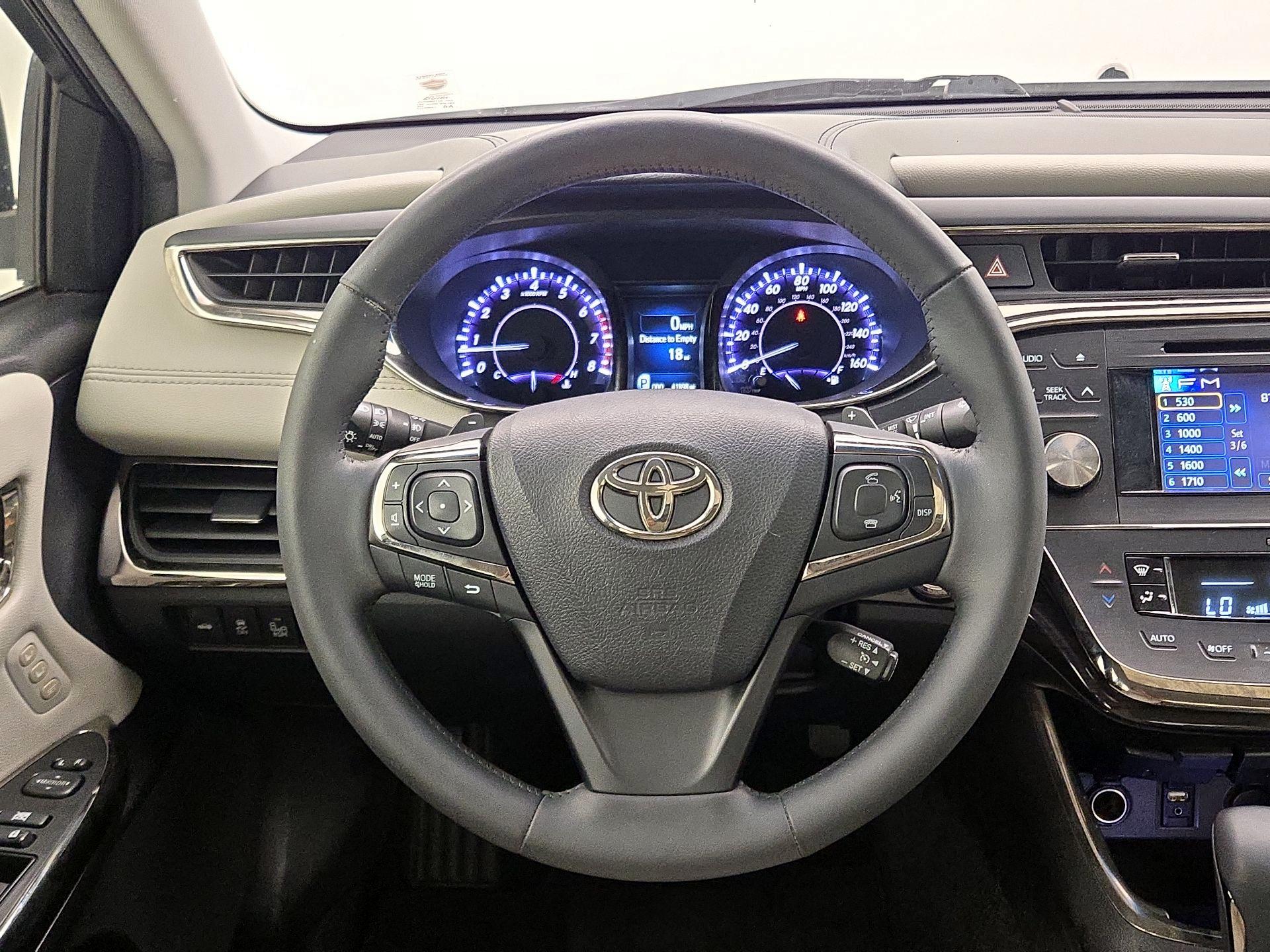 Thumbnail: 2013 Toyota Avalon - 10