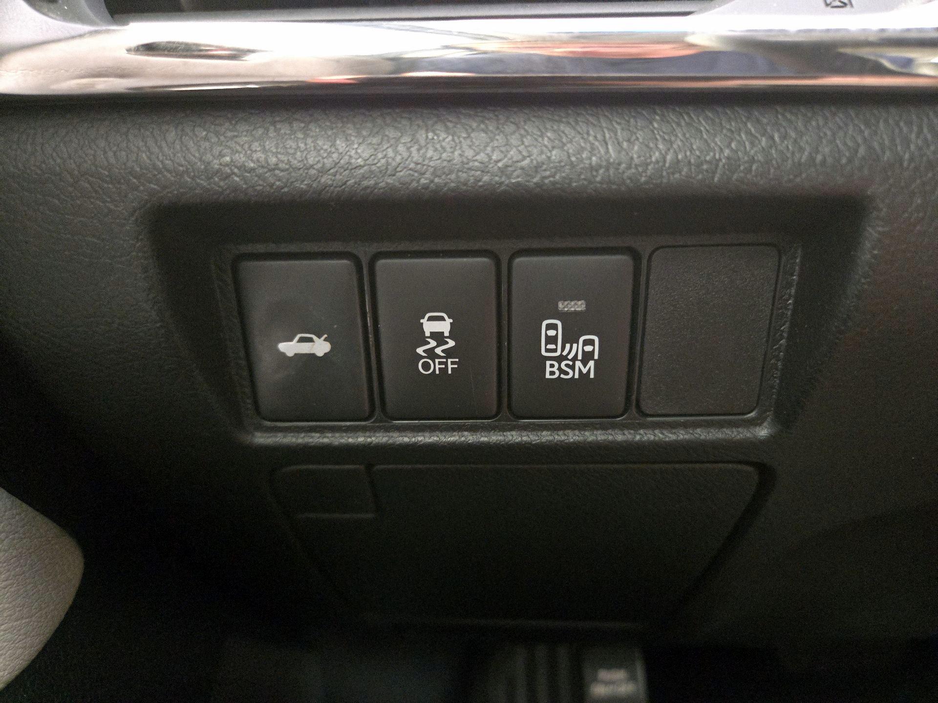Thumbnail: 2013 Toyota Avalon - 13